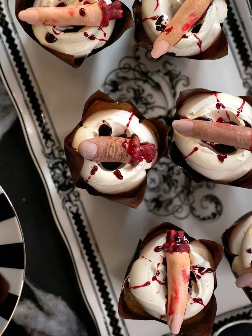 Bloody+Finger+Halloween+Cupcakes_Blue+Lace+Cakes-105.jpg