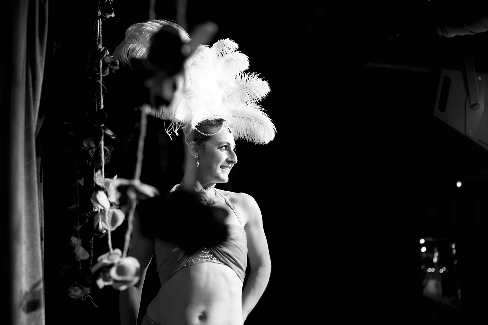 Coney Bow. Performing at 'Classique/Erotique - A Burlesque Double Bill'. Cassette Nine, 2016.