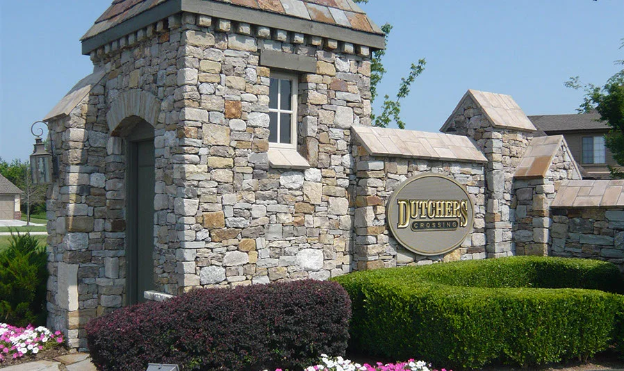 RESERVE AT DUTCHERS CROSSING — Lee Signature Properties