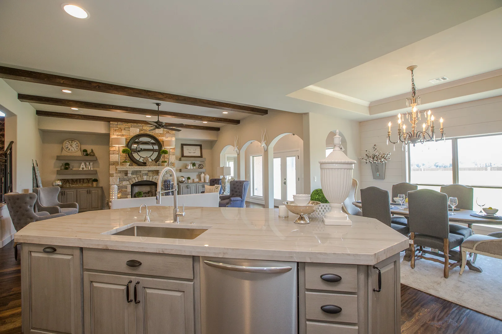 020_Kitchen.jpg
