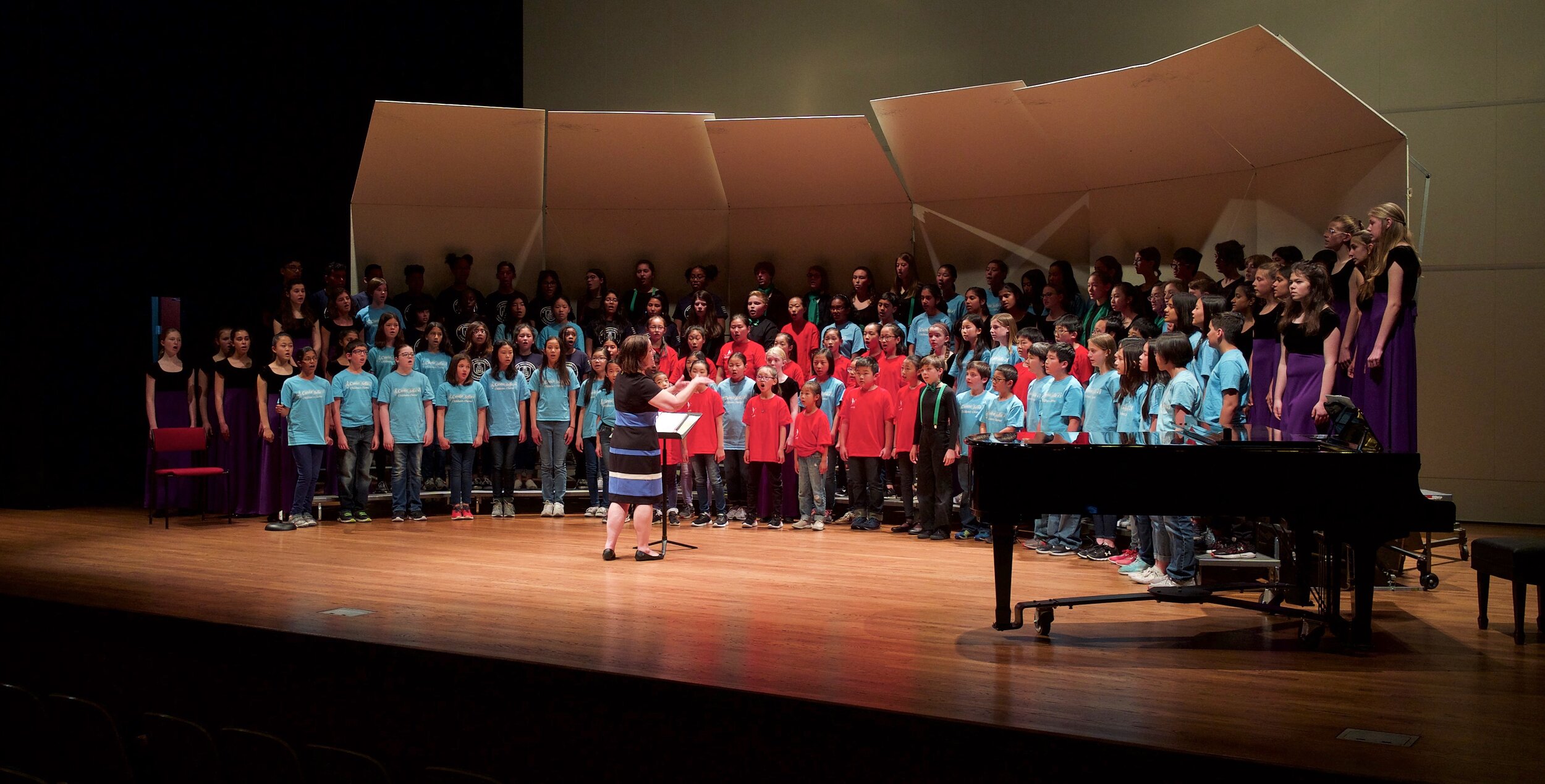 Karyn Silva (2019 Festival Clinician) conducting the combined choirs