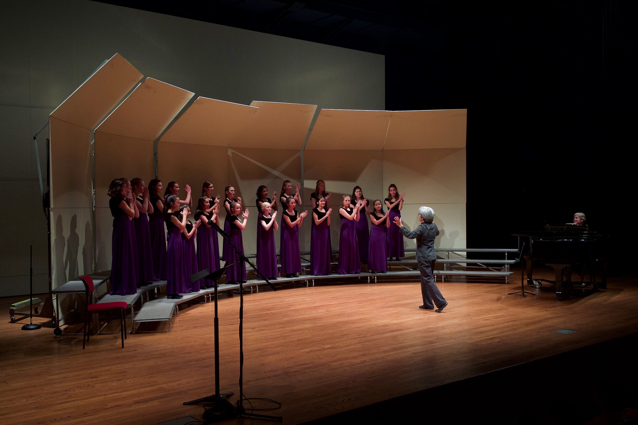 Young Women’s Choral Projects, Vivo Chorus (Gemma Arguelles, director)