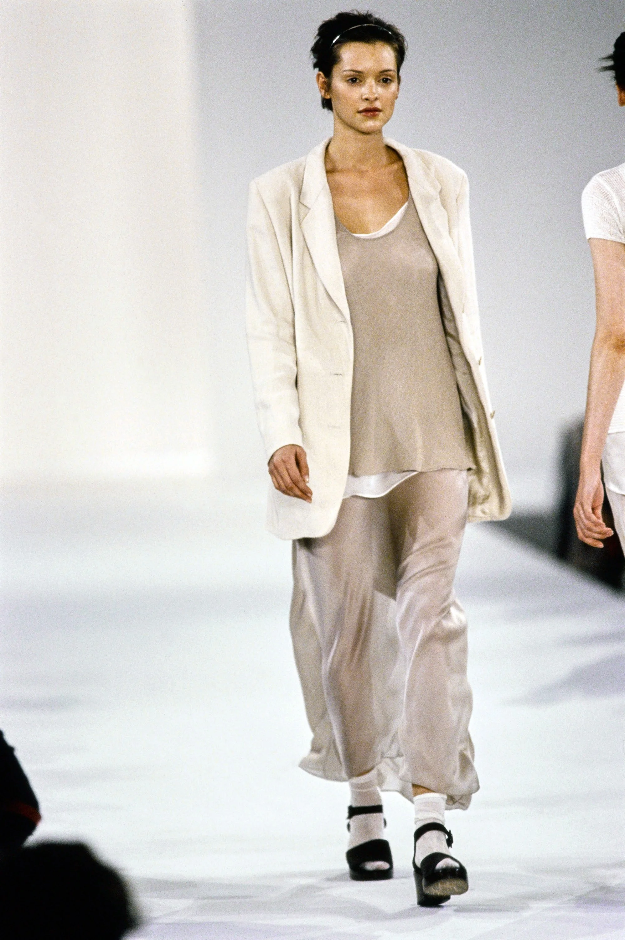 CALVIN-KLEIN-SPRING-1994-RTW-49.jpg