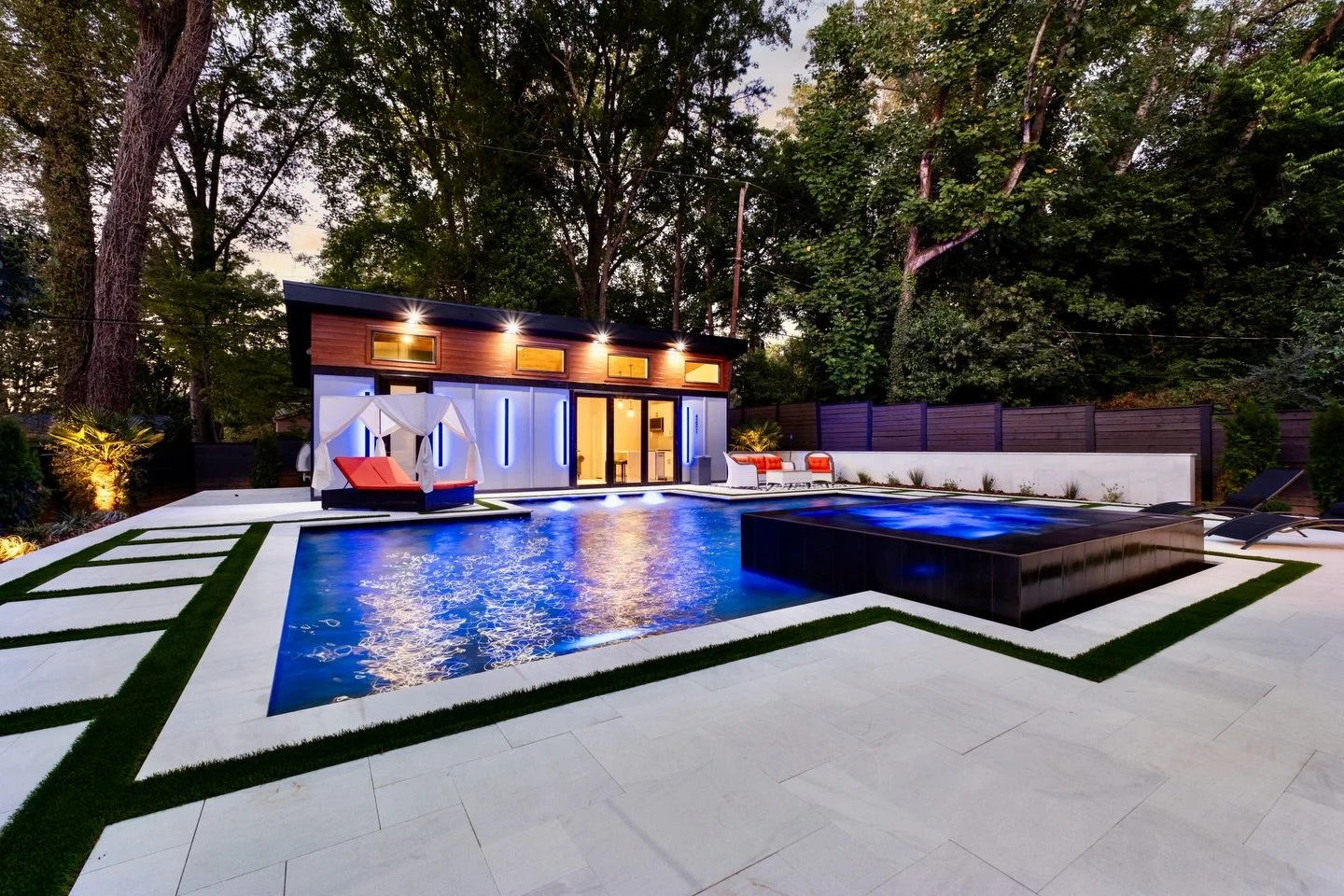 Great stays start with great visuals 📸
 Professional photos help short-term rentals stand out, attract the right guests, and elevate the overall experience.

Now booking Airbnb and short-term rental projects 🏡
.
.
.
#realestatemedia #charlotteairbn