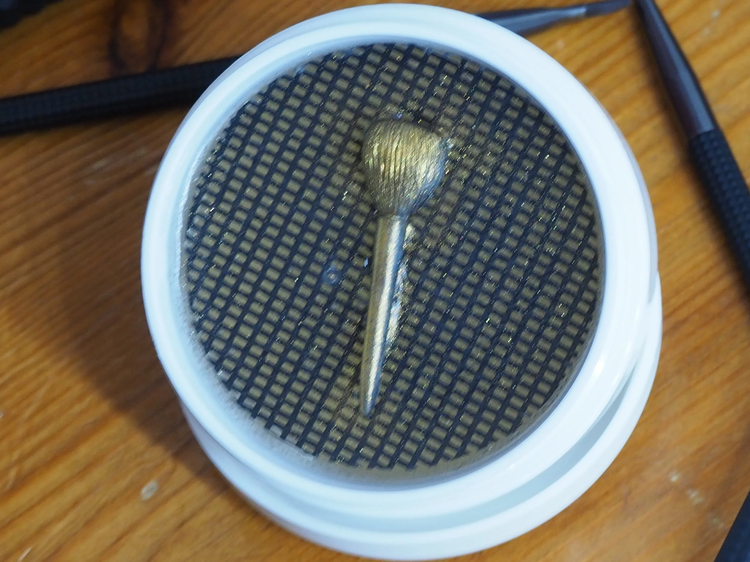 Signature Brush Cleanser 2 oz. - Gold Powder Brush + Sud Bud