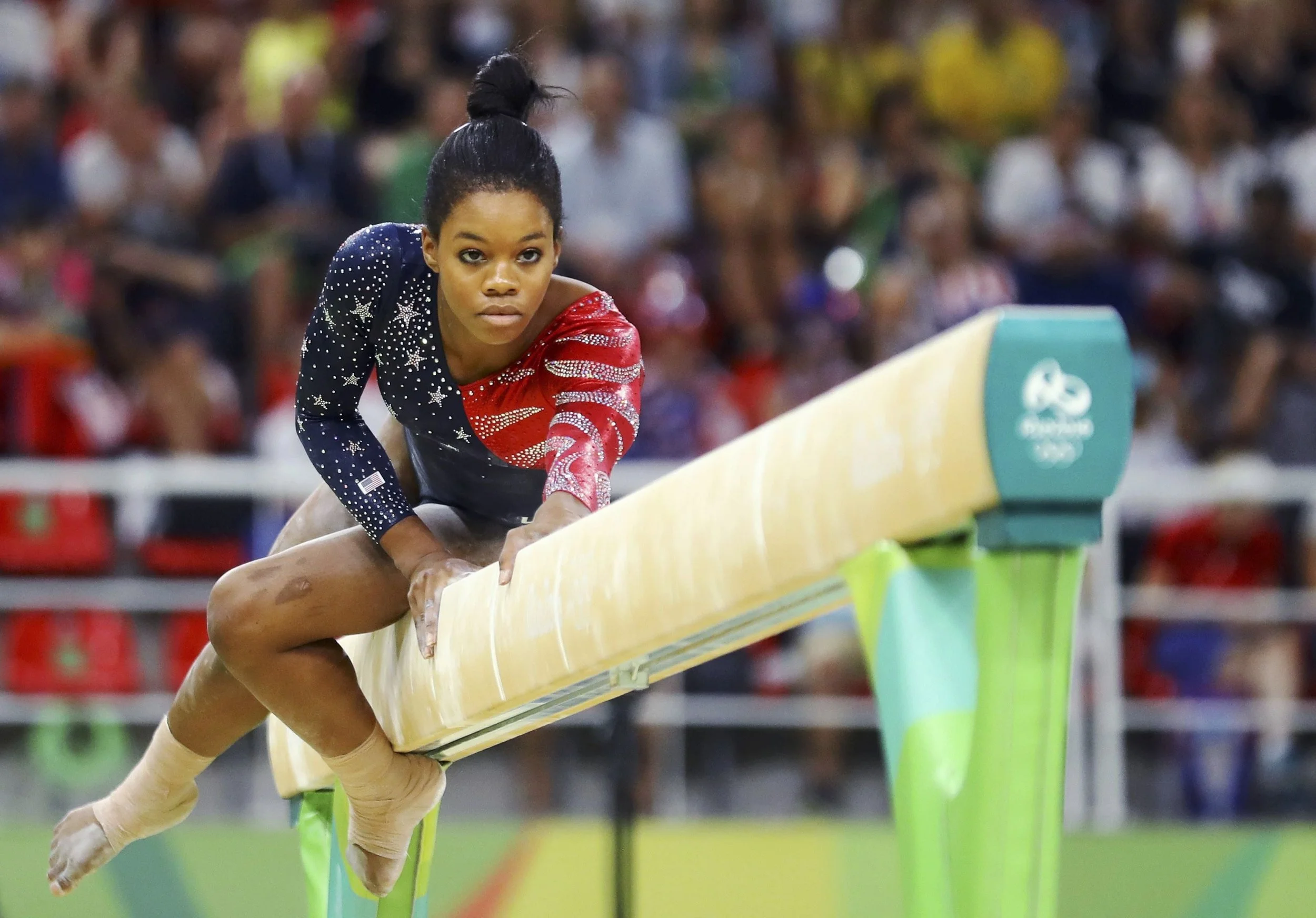 160815-gabby-douglas-0516_c0211a39cd59086ee0567546bc572ee8.jpg