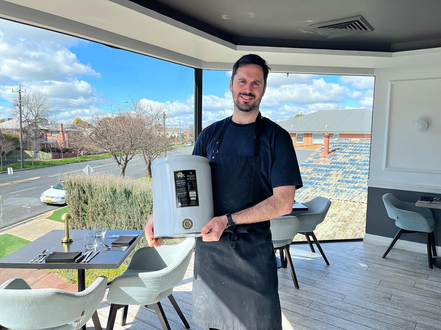 Locals supporting locals.
Today, we&rsquo;ve finally meet up with the head chef, David Obudzinsky at @the.charles.wagga One of Wagga&rsquo;s fine dining restaurants 😋