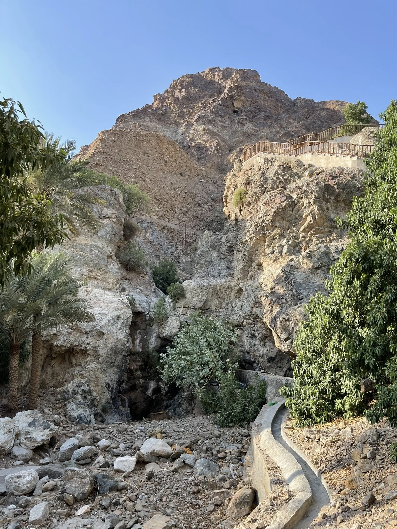 Hiking the Wadi Shees Nature Trail