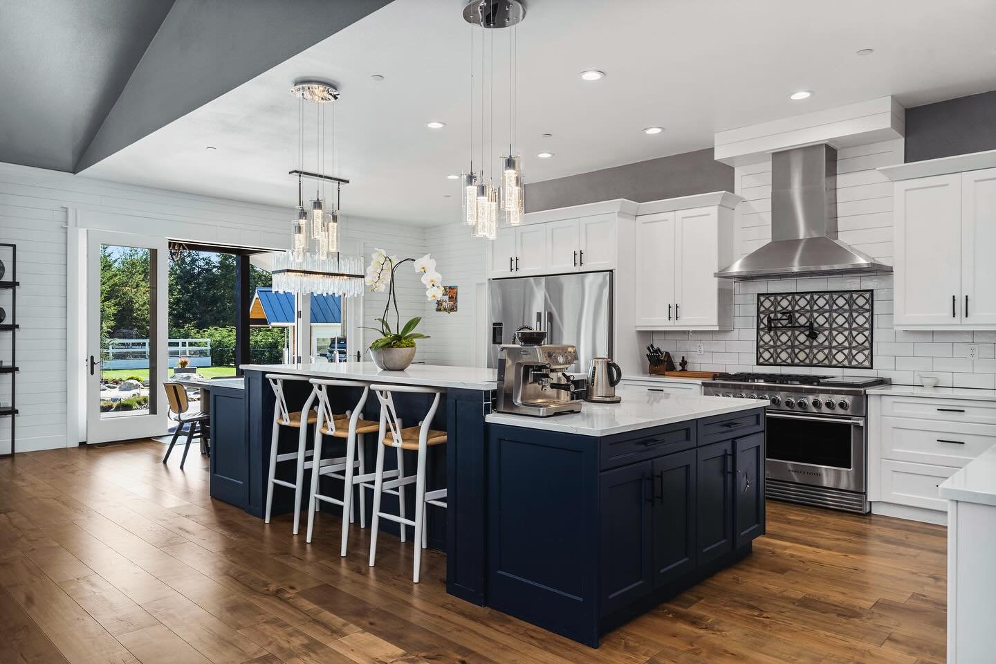 Dream kitchen 5000!!

#gigharborrealestate #architecturedesign #modernfarmhouse #interiordesign #kitchendreams #kitsapcountyrealestate #newconstruction #sunsetviews #pugetsoundrealestate #twilight #milliondollarhomes 
#piercecountyrealestate
#kingcou