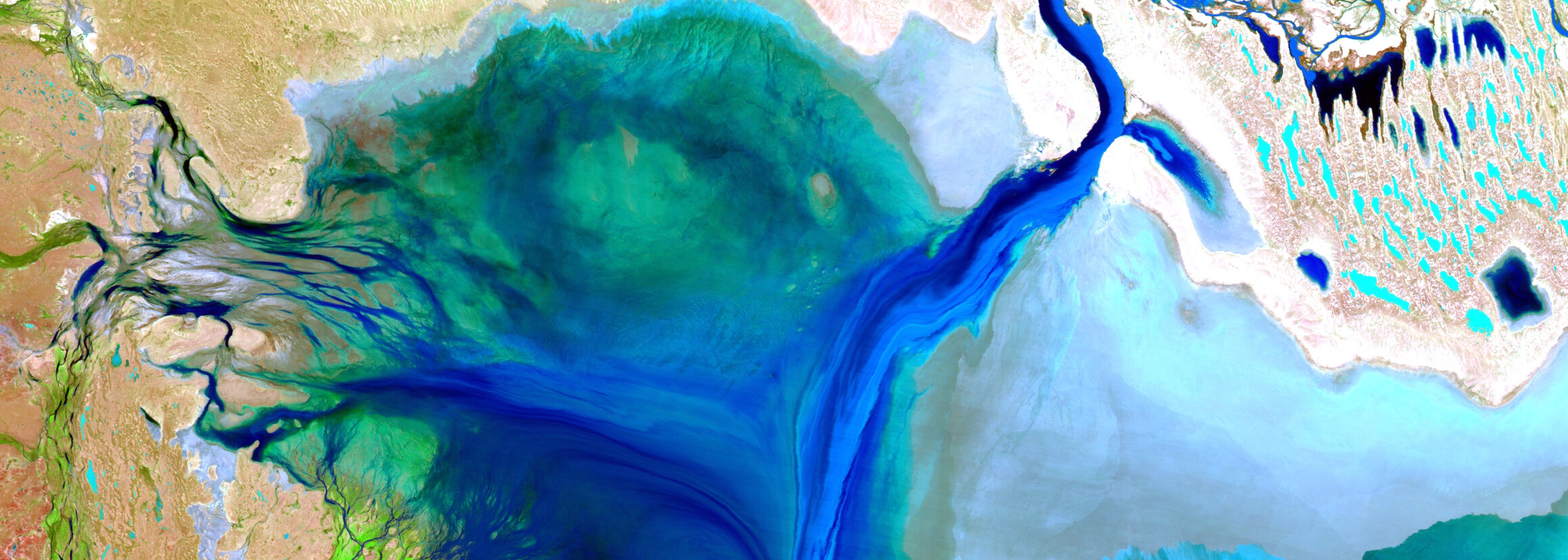 Wallpaper-LakeEyre_top half crop.jpg