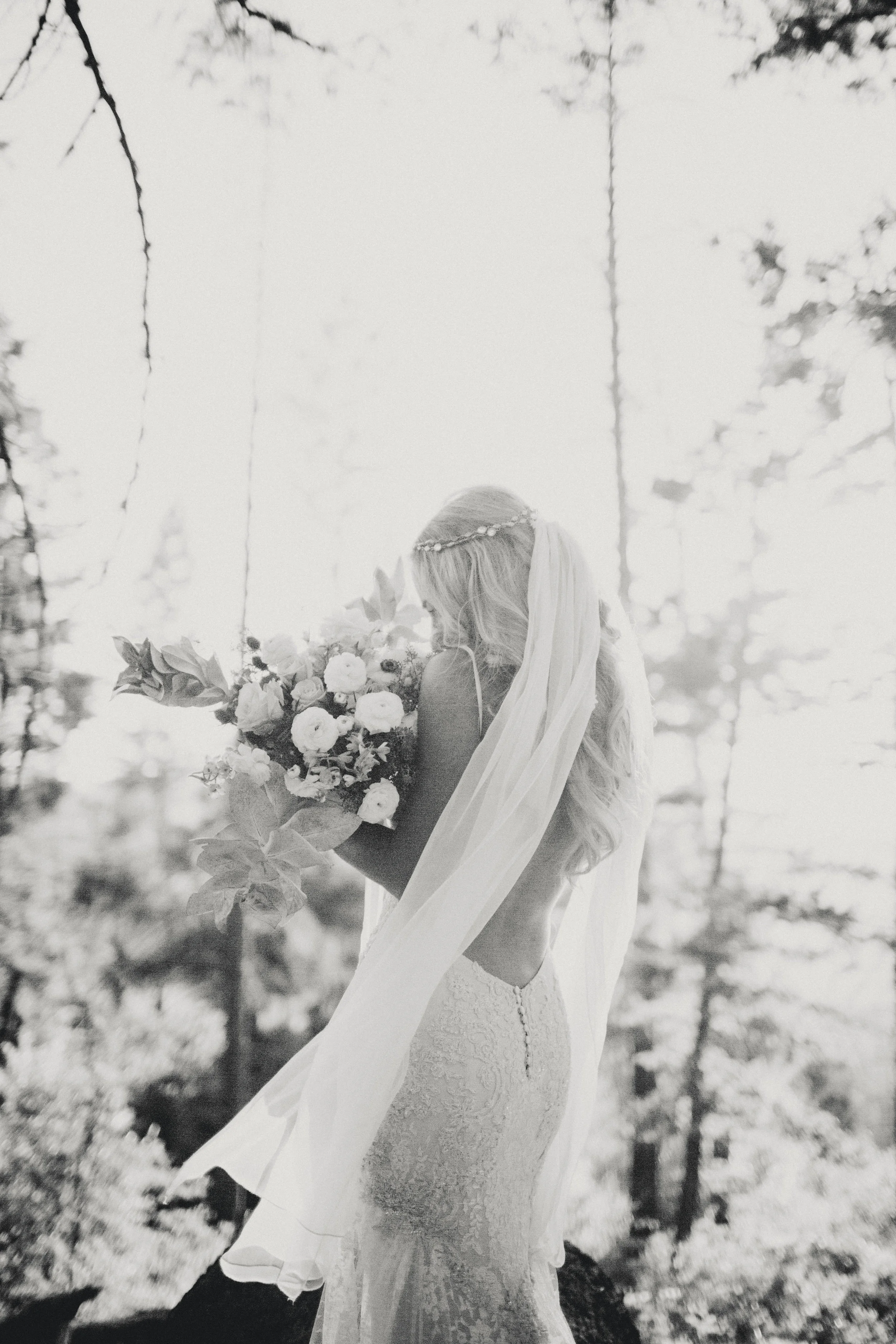 "Paige" silk chiffon, fingertip length veil