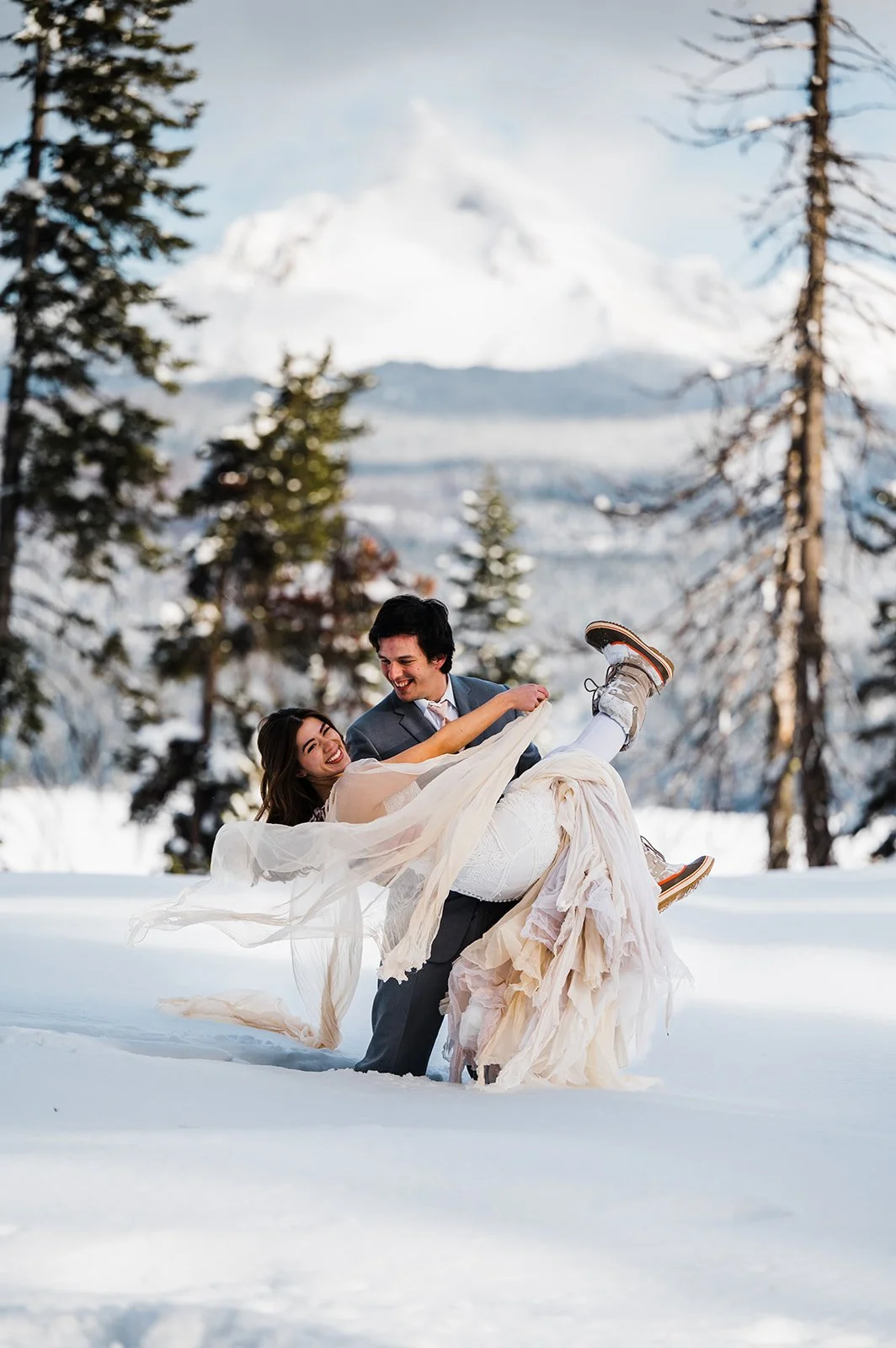 A perfect wedding dress for a Winter ELOPEMENT at Diamond Lake