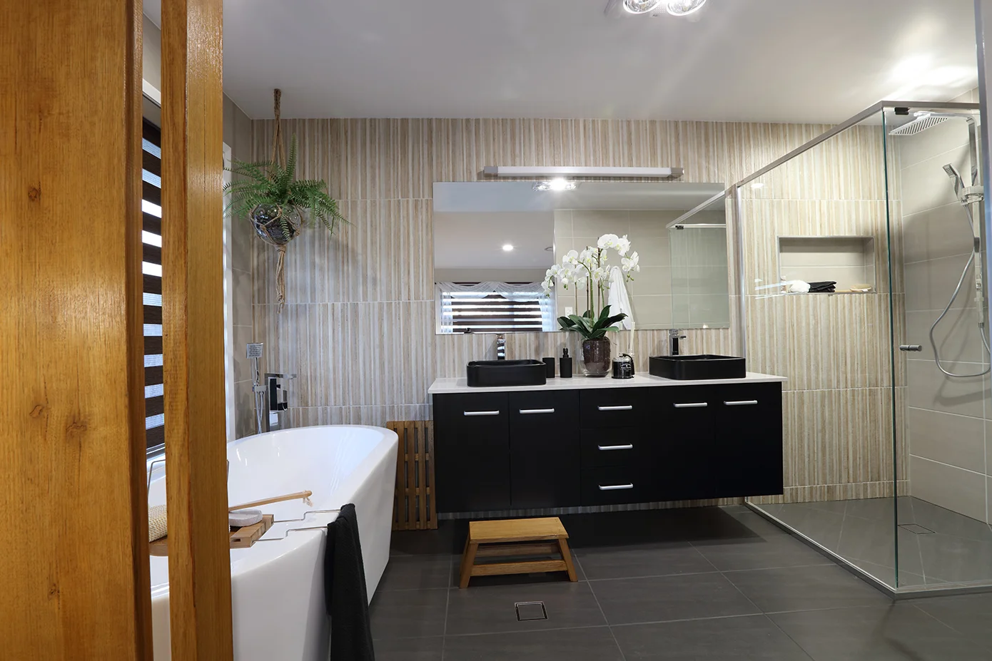 ENSUITE.jpg
