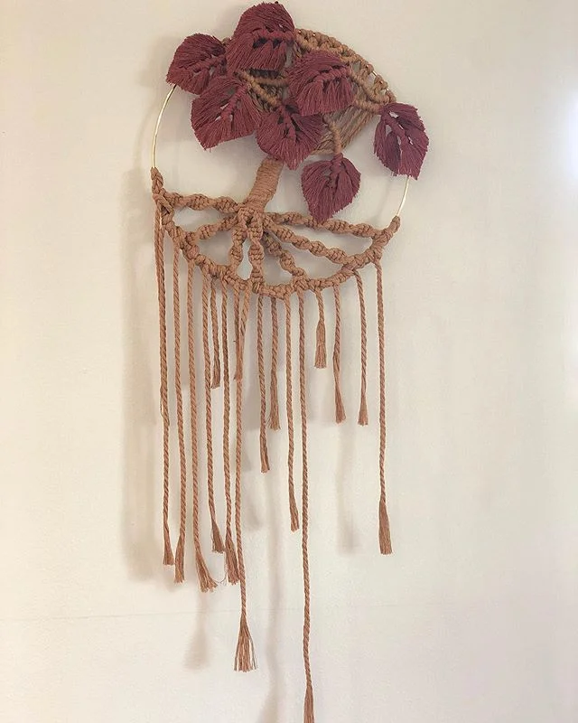 #nofilter #macrametreeoflife 🌳 
#bohemian #bohodecor #floralhoops #blessed #art #fiberart #macrame #leaves #leavesart #floralart #floraldesign #bohemianart #bohoart #bohodesign #rusticdecor #rustic #bohodecor #bohemiandecor #macrameleaves #macramemo