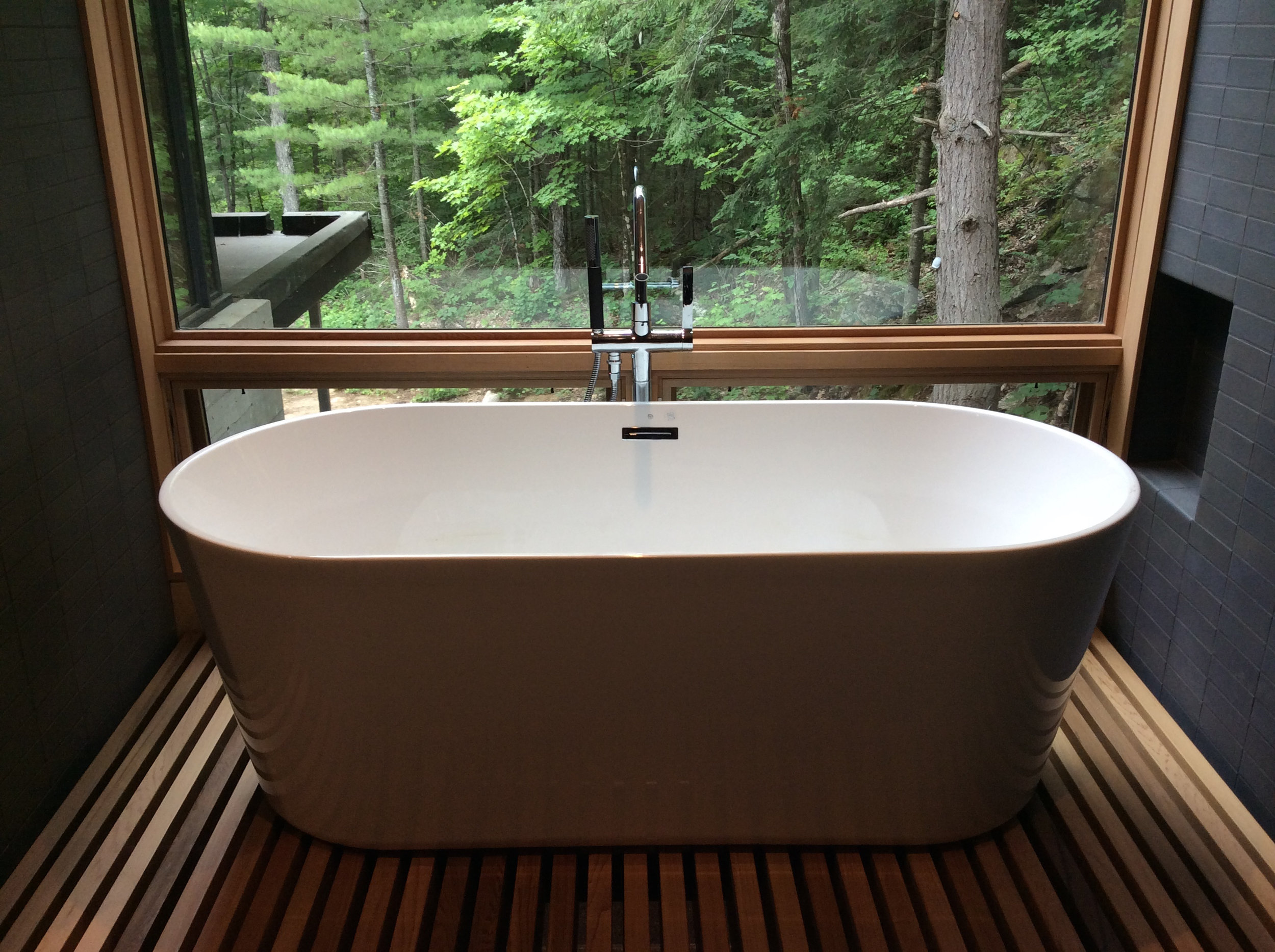Standalone Tub in the Master Ensuite at The Bear Stand