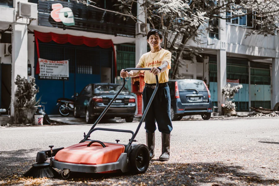 Manual Walk Behind Floor Sweeper