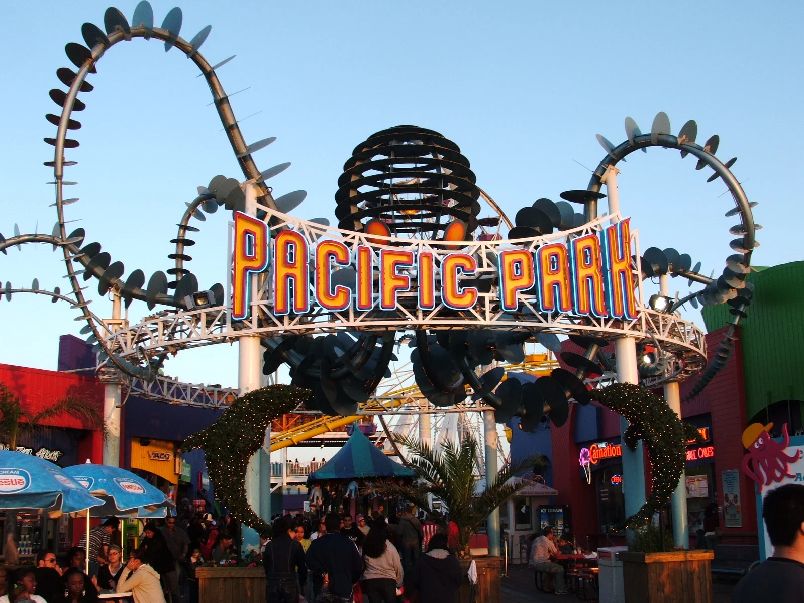 Pacific_Park_Enterance.jpg