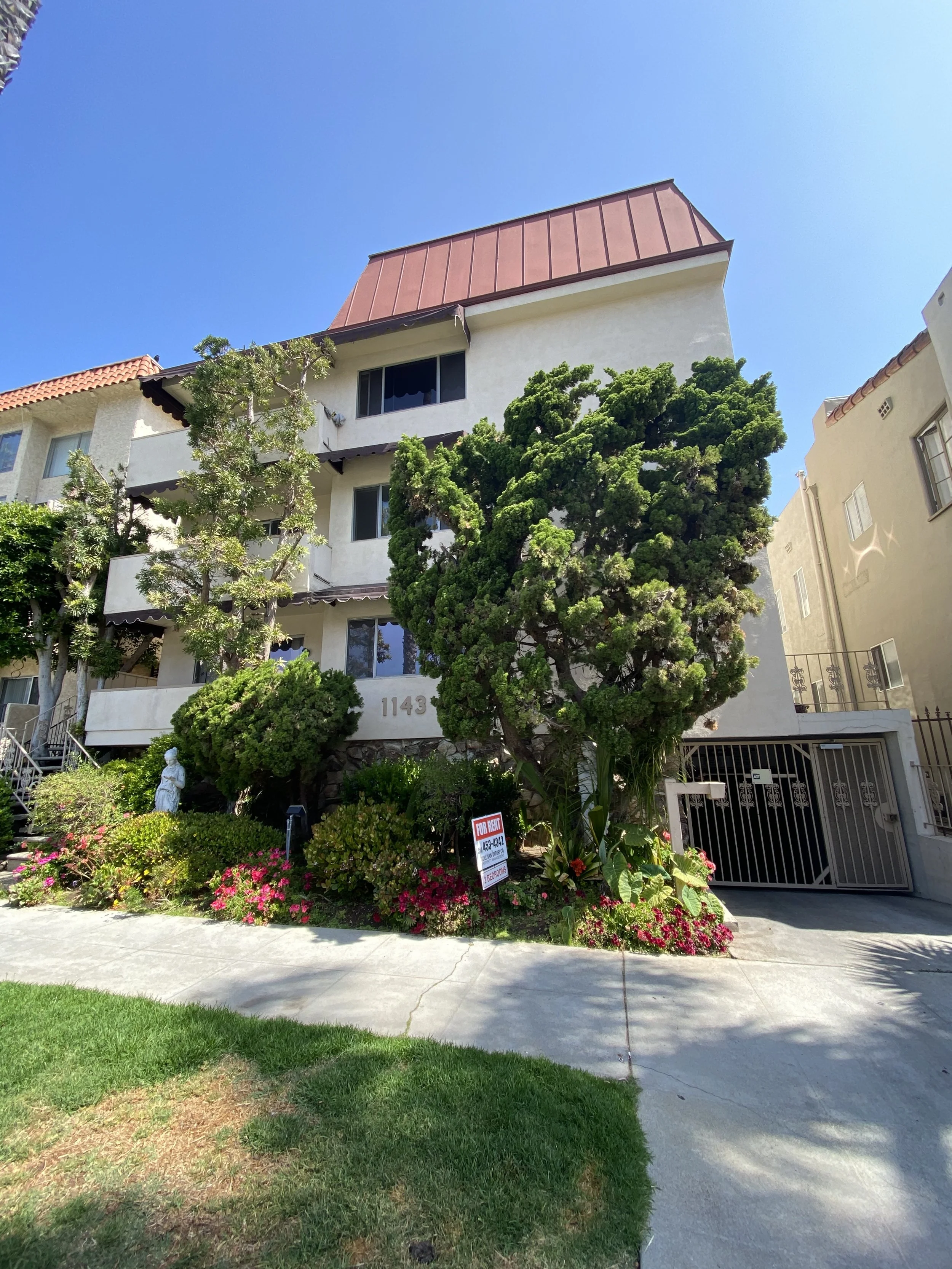 1143 6th St., # 303, Santa Monica, CA 90403 