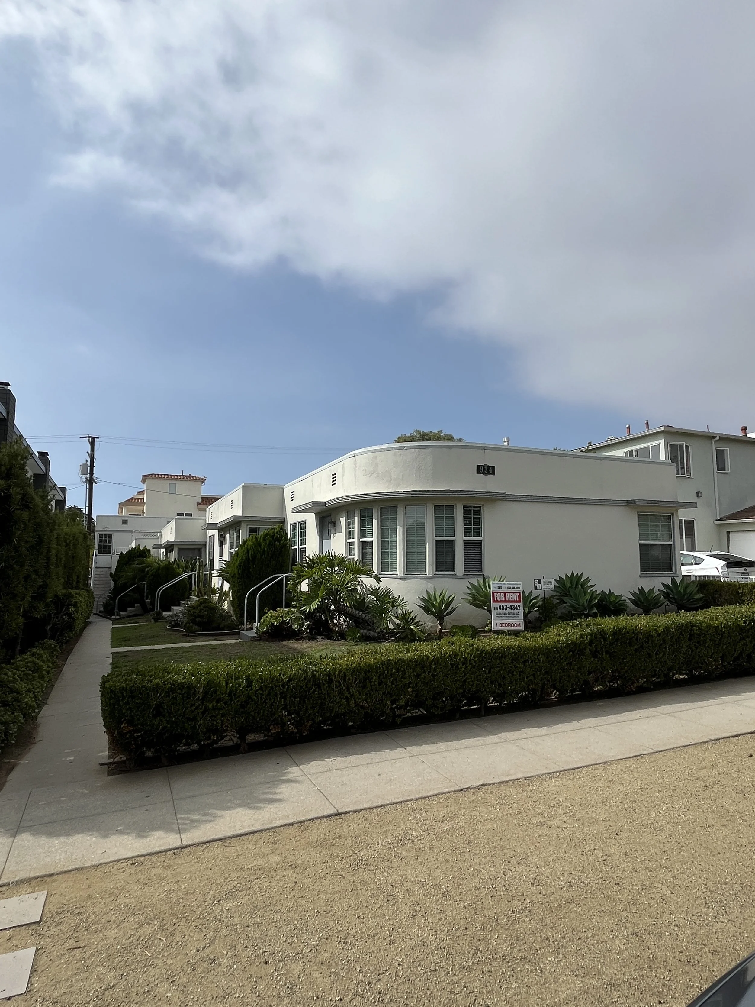 934 16th St., #D, Santa Monica, CA 90403   