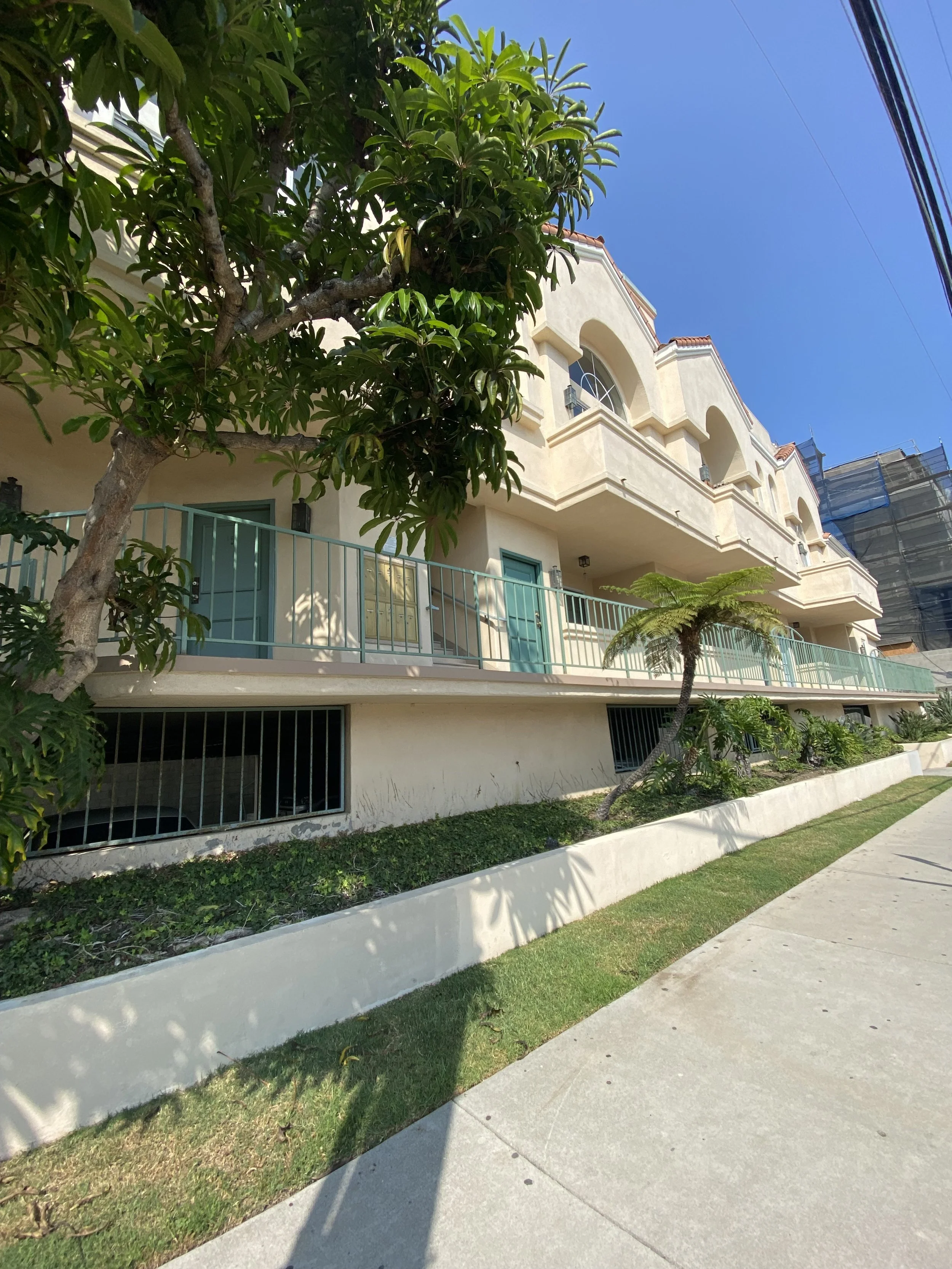 11952 Avon Way # 201, Los Angeles, CA 90066