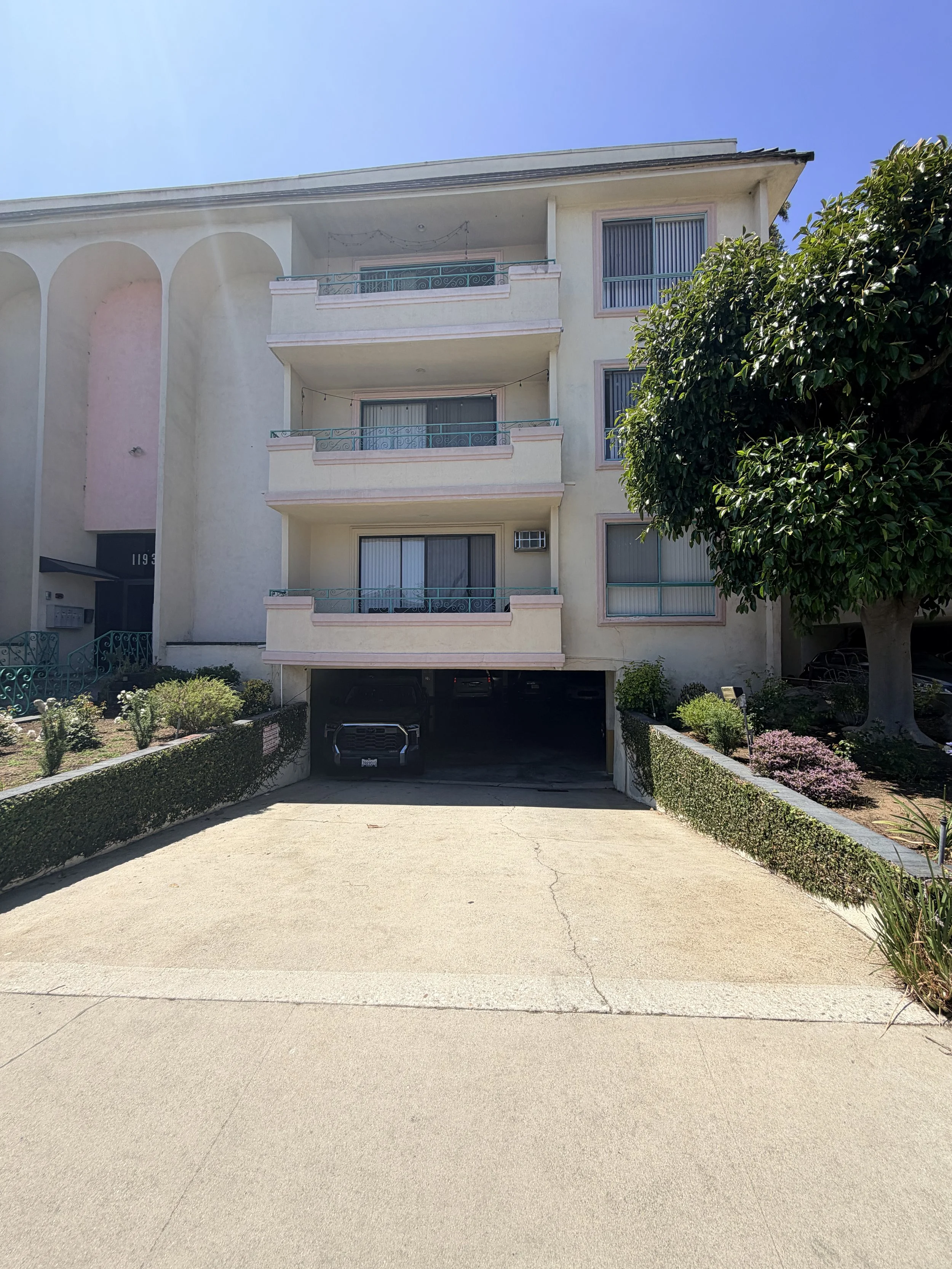 11935 Dorothy St #302, Los Angeles, CA 90049