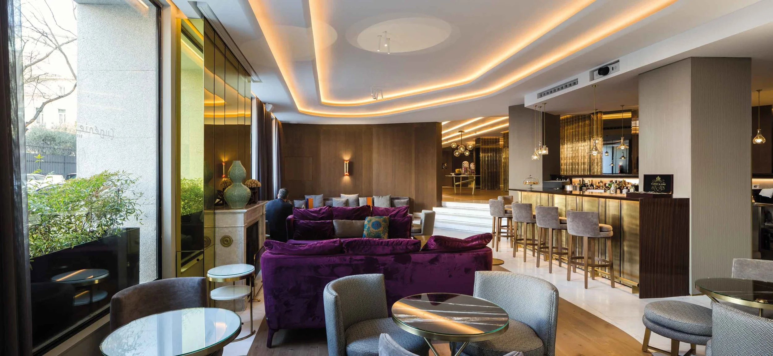 Barcelo-Emperatriz-bar-eugenie-2.jpg
