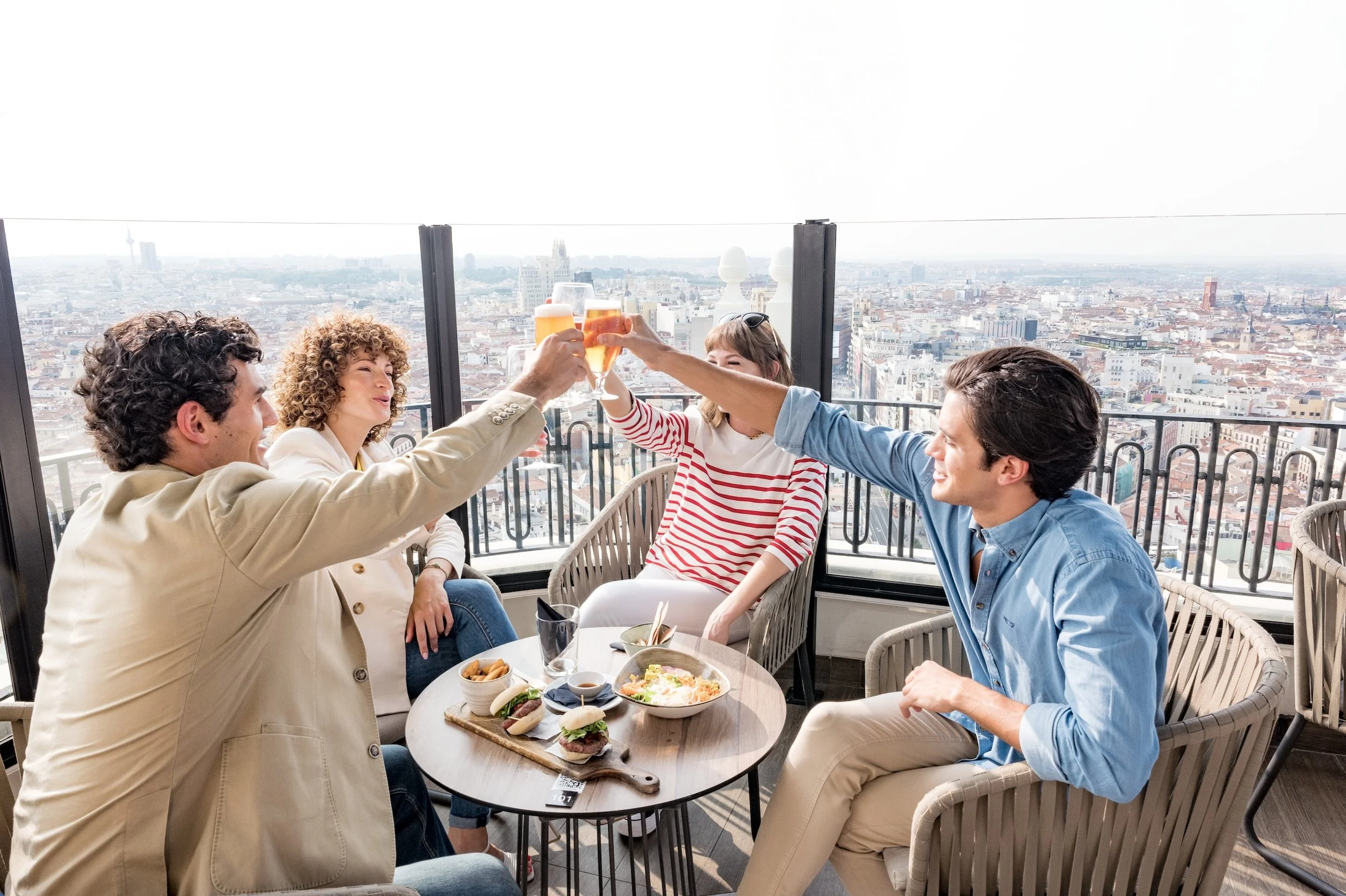 Mañanas Rooftop 360º Acceso + Consumición &amp; Riu Plaza España
