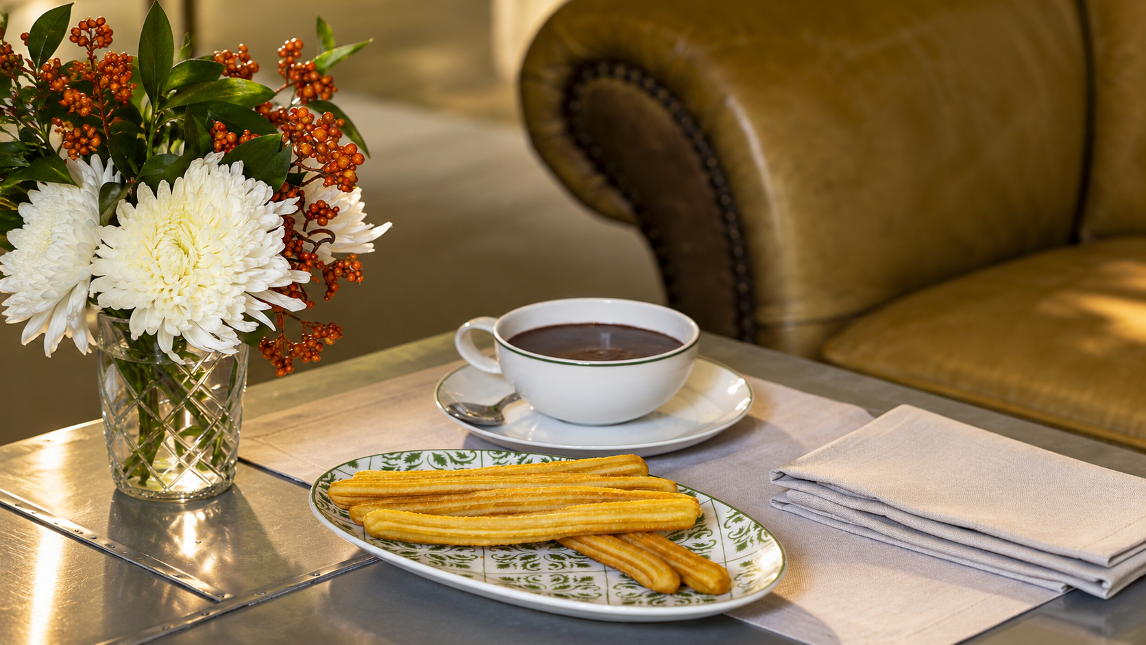 Chocolate con churros San Ginés en el Lobby Bar