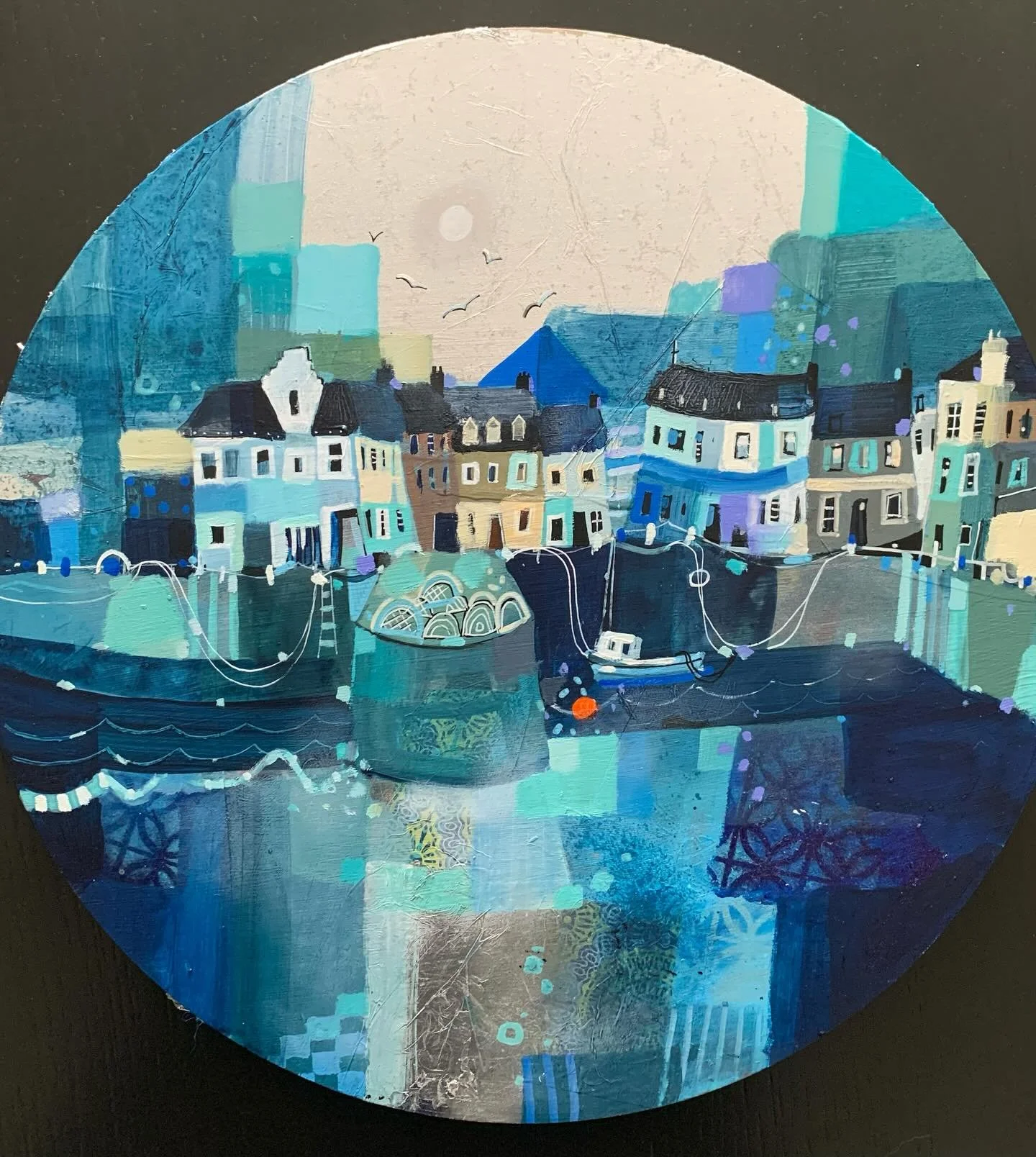 &lsquo;When Time Stood Still, Millport&rsquo;
14&rdquo; diameter 
Mixed media with silver leaf. 
www.emmasdavisartist.co.uk
.
.
.
#emmasdavisartist #emmadavisart #millport #circularart #cumbrae #art #quirkyart #painting
