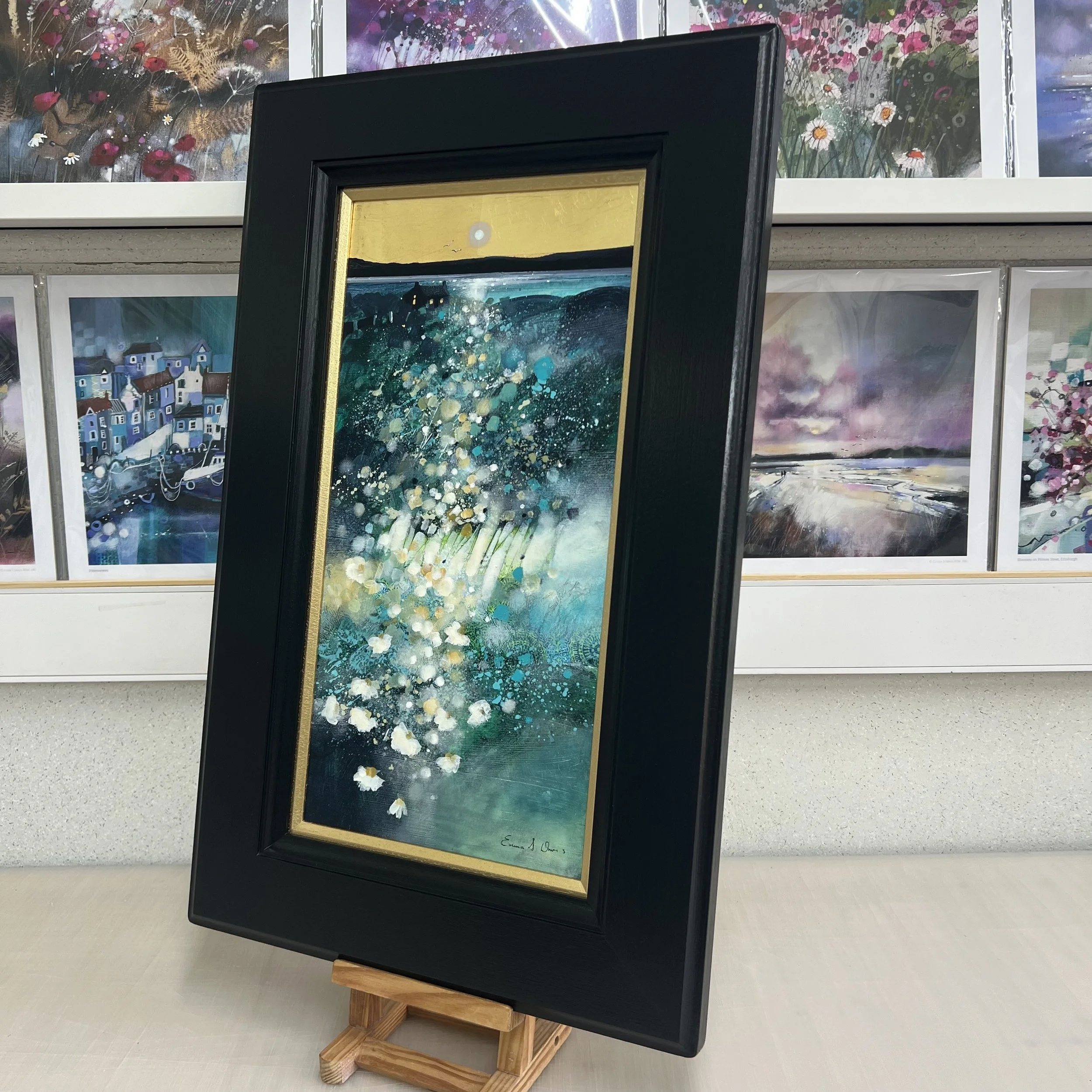 Original oil painting with gold leaf of white machair flowers overlooking the turquoise sea in the Outer Hebrides by Scottish artist Emma S Davis. Alternate view.