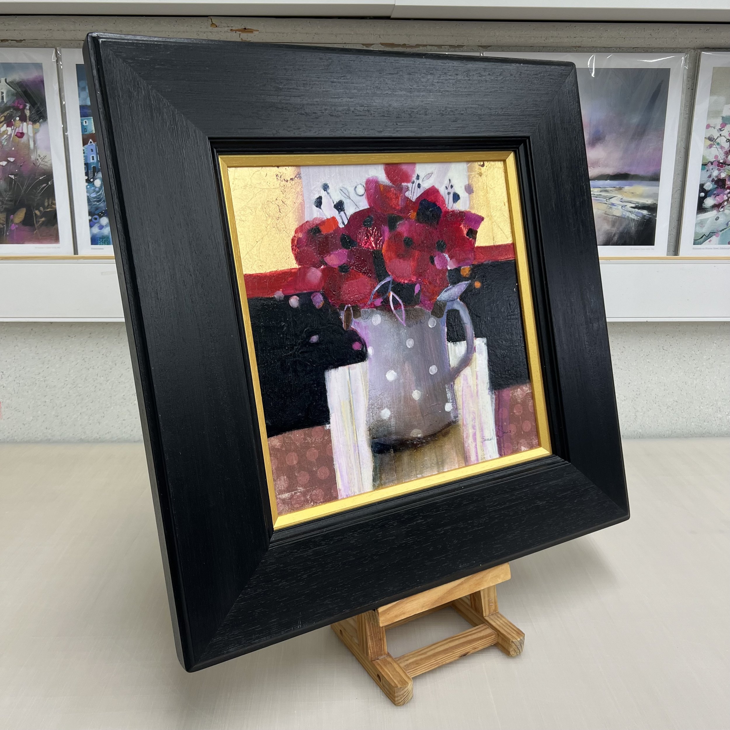 Poppies and Gold original oil and gold leaf floral painting by Scottish artist Emma S Davis featuring vibrant red poppies against a gold leaf background. Side view.