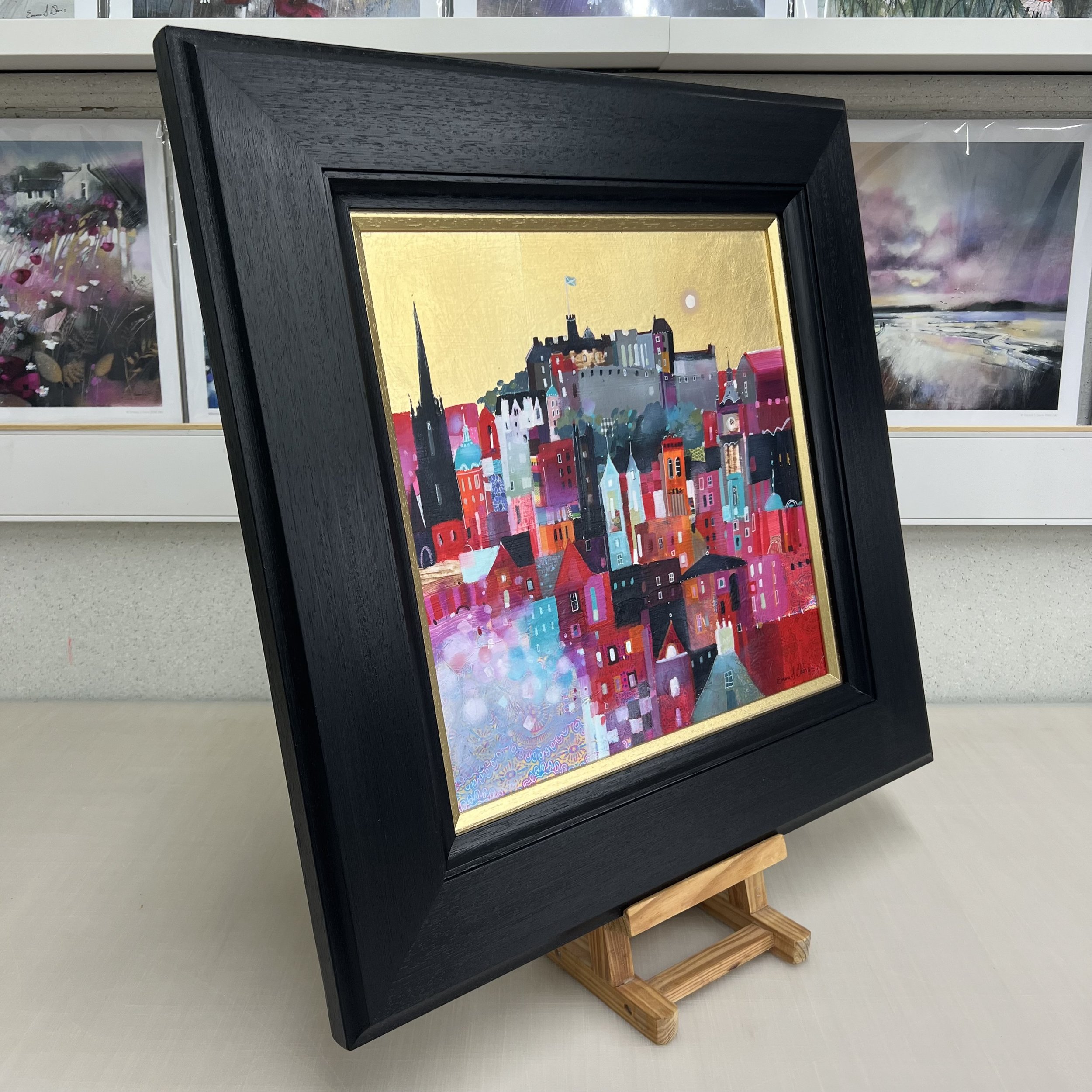 Original oil painting with gold leaf of Edinburgh Castle and the colourful Edinburgh skyline by Scottish artist Emma S Davis. Side view.