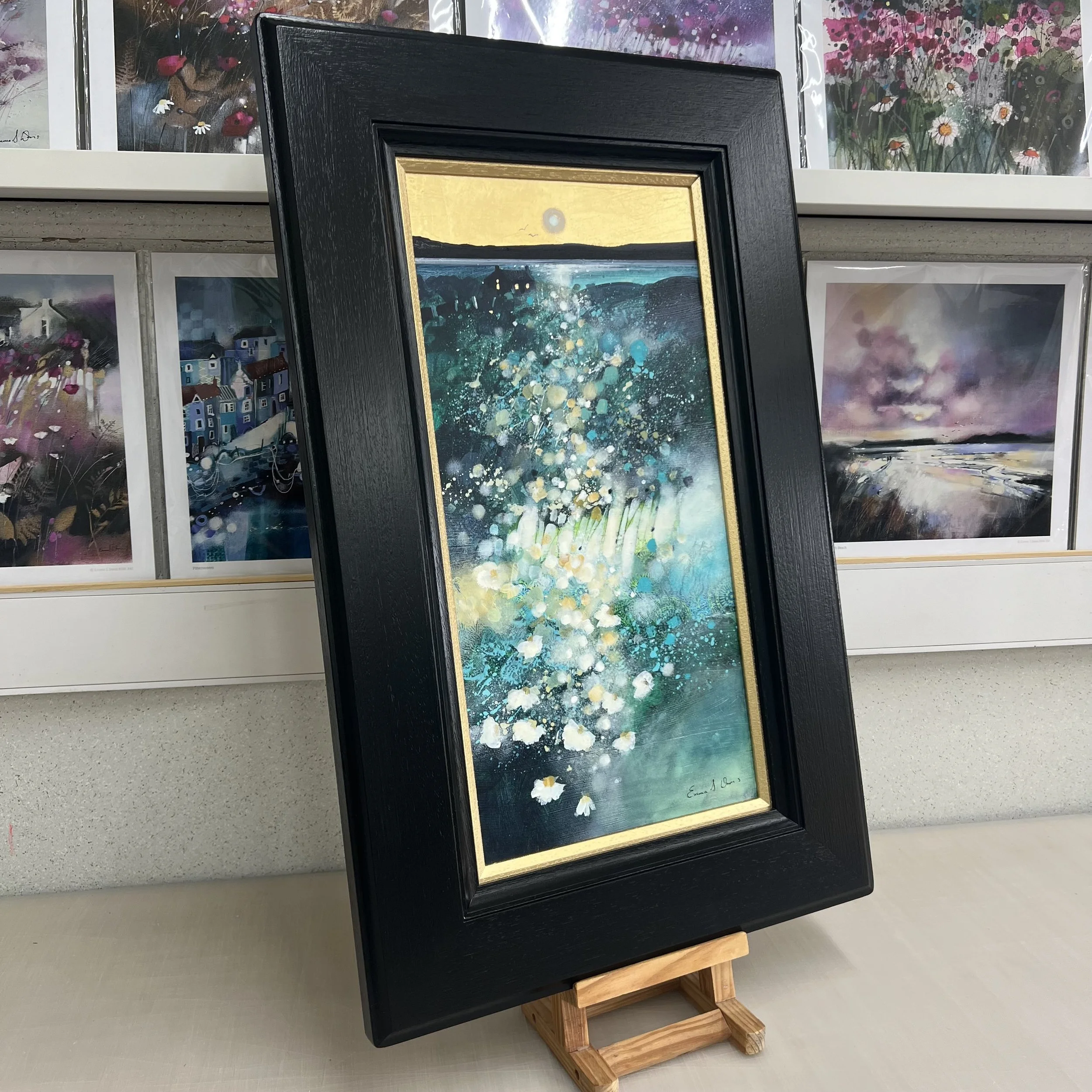 Original oil painting with gold leaf of white machair flowers overlooking the turquoise sea in the Outer Hebrides by Scottish artist Emma S Davis. Side view.