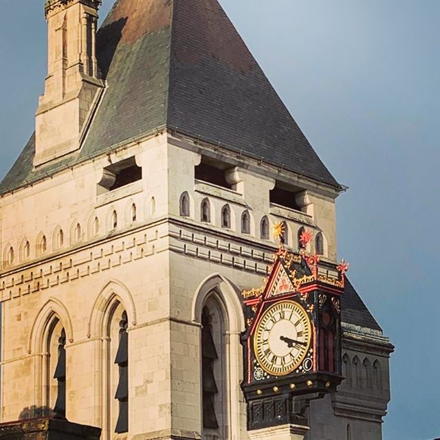 Today Homes-one in launching the GUESS WHERE in London competition. Once a month, the first person to guess the location of the picture in the post will win a prize. 
The first person to guess the location this week, wins a Lunch at Dishoom in kensin