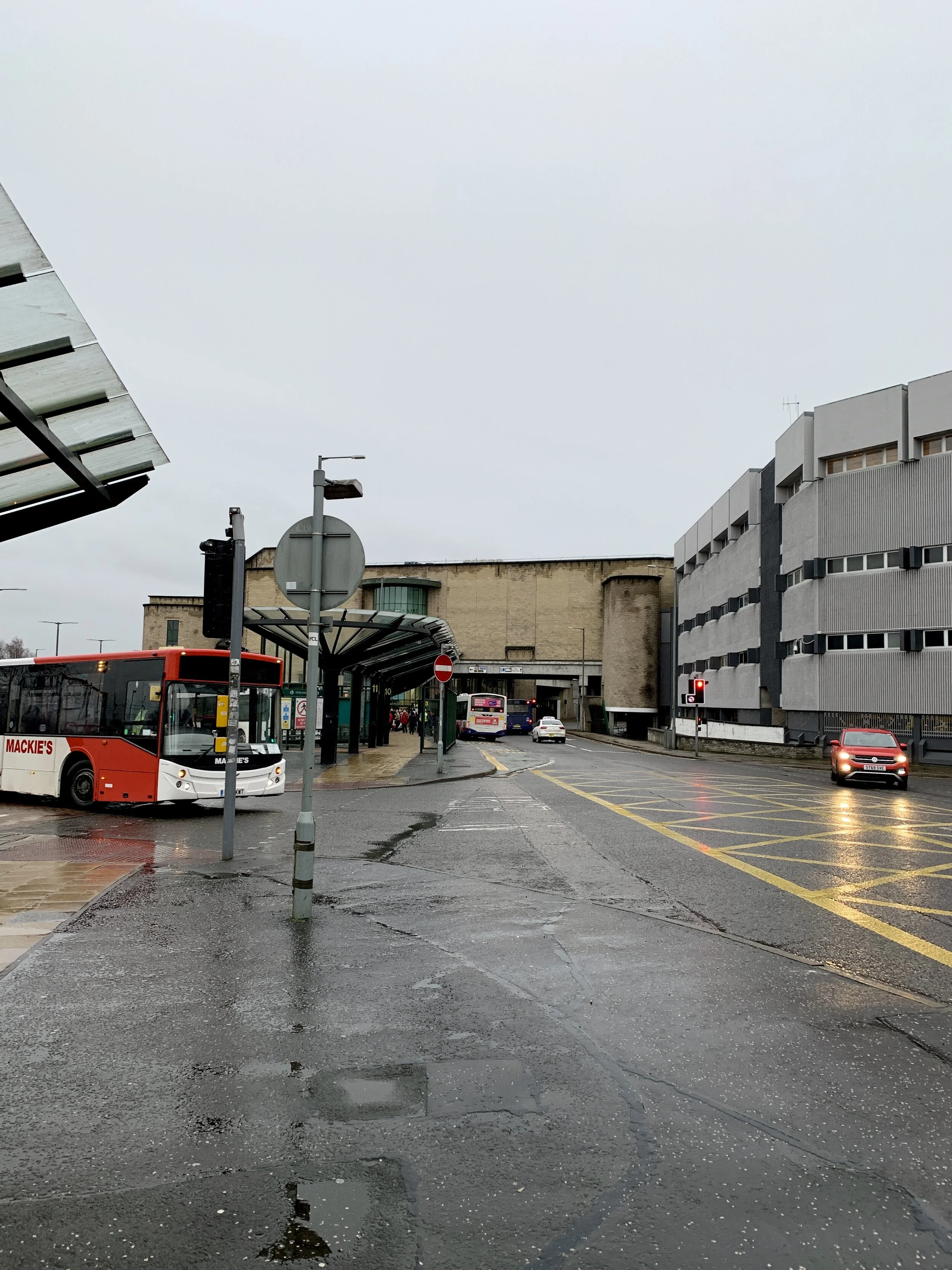Thistles Approach from Station.jpg
