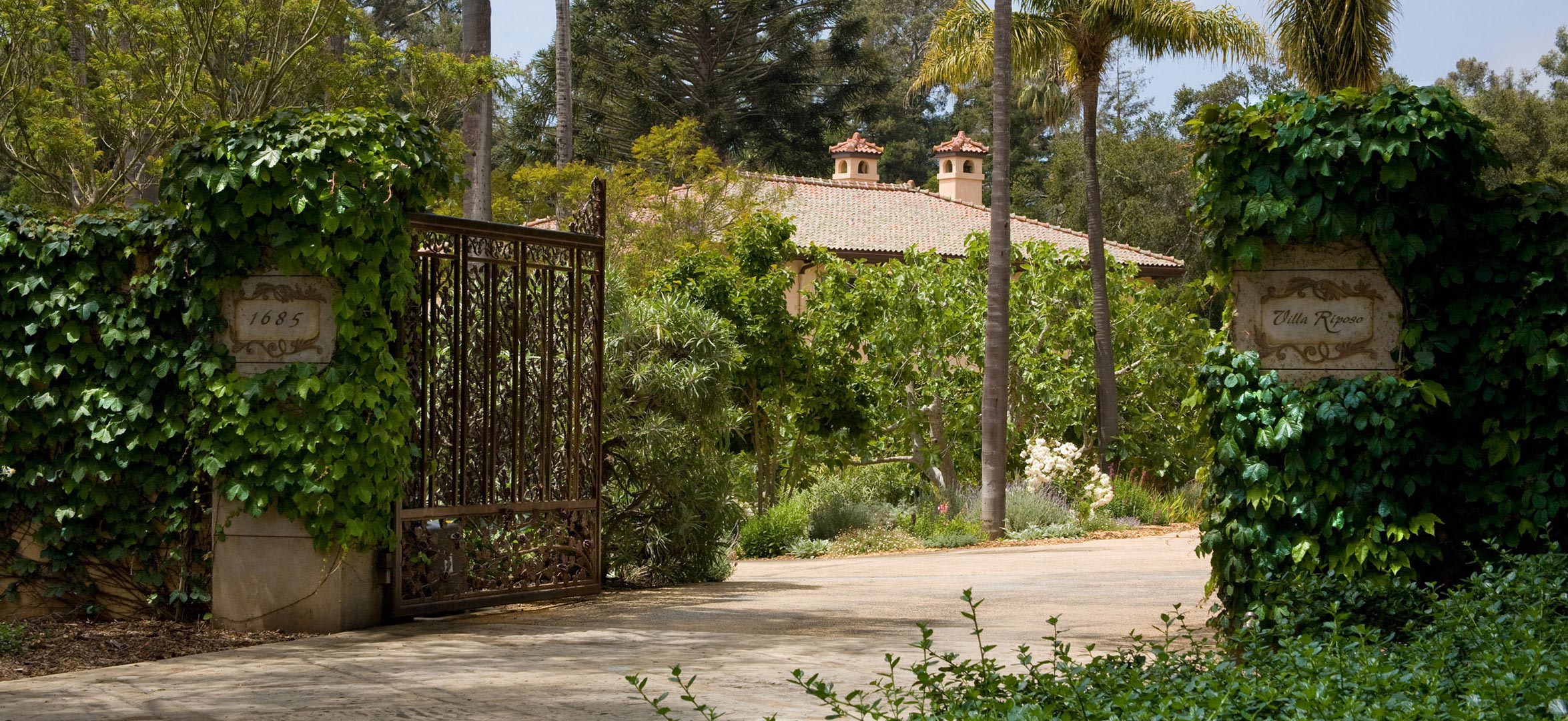 Montecito-02-steel-gate.jpg