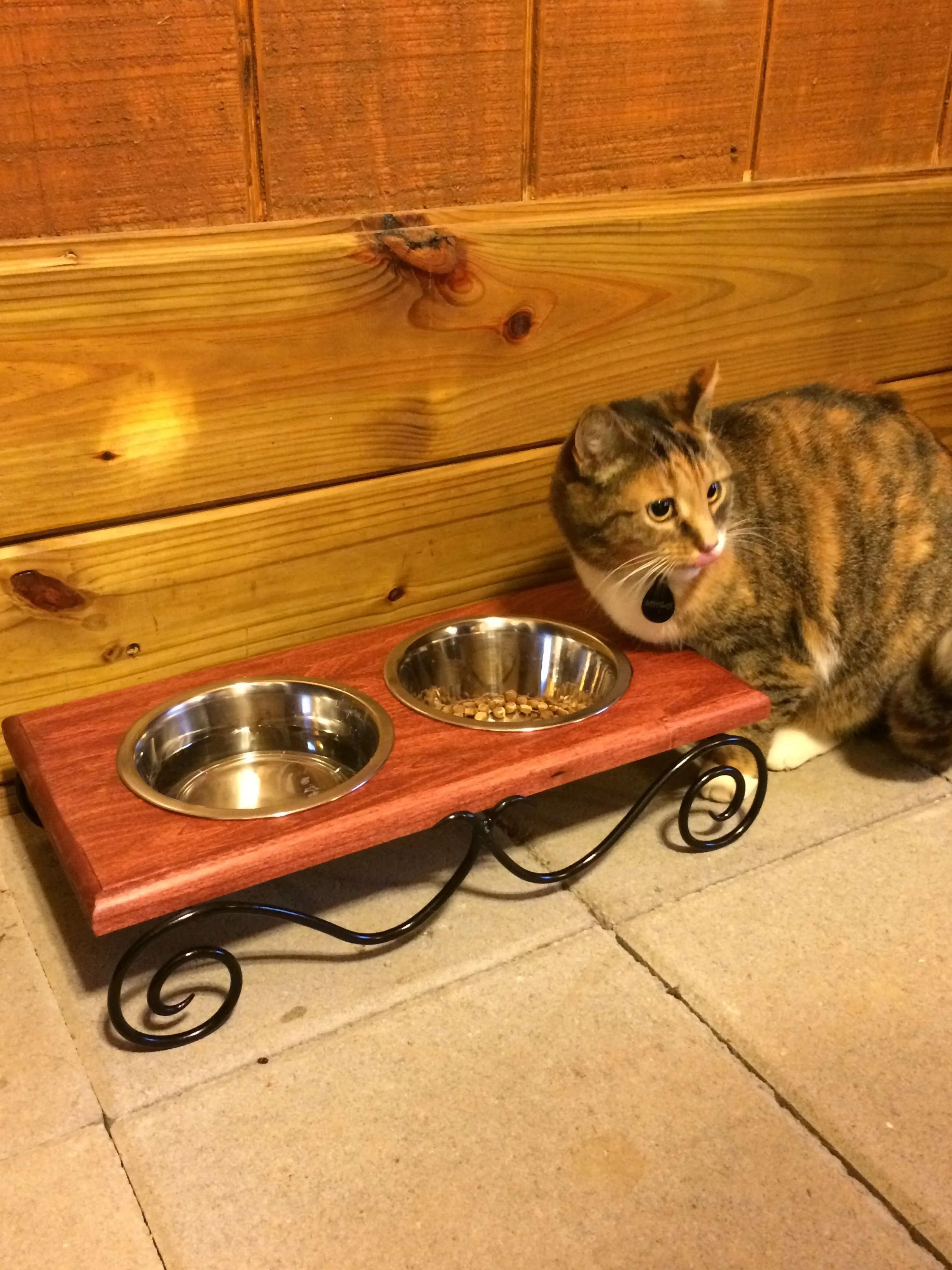 Small Pet Bowl Stand