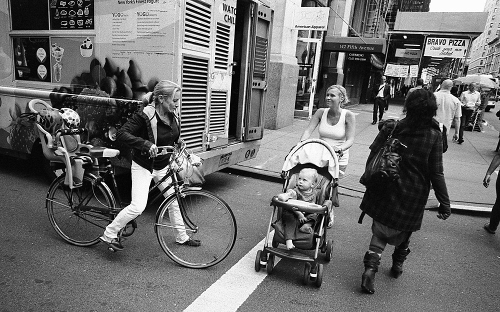 Street6LadyBikeBabyStroller.jpeg