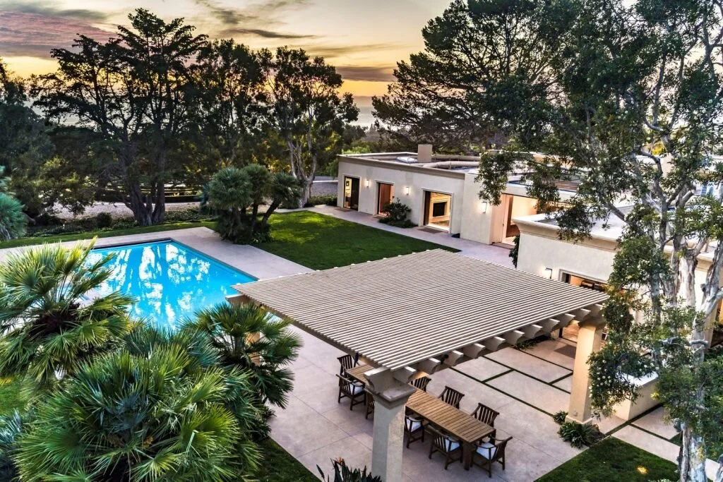 Feasting Alfresco: Six Stylish Outdoor Dining Areas