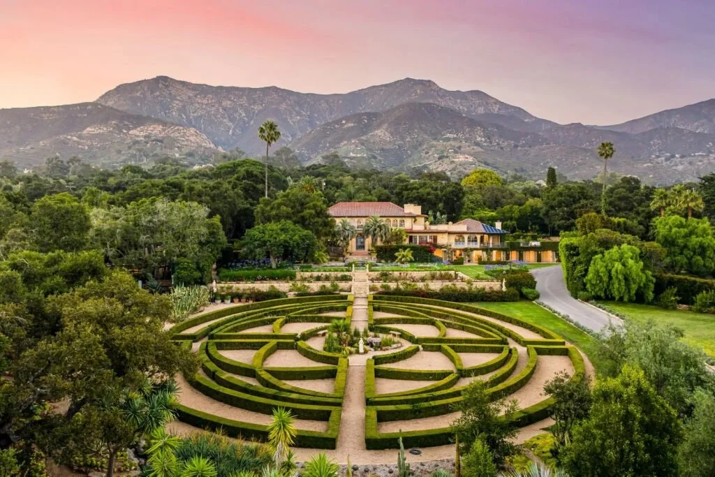 The Lush Life: 5 Homes With Glorious Gardens