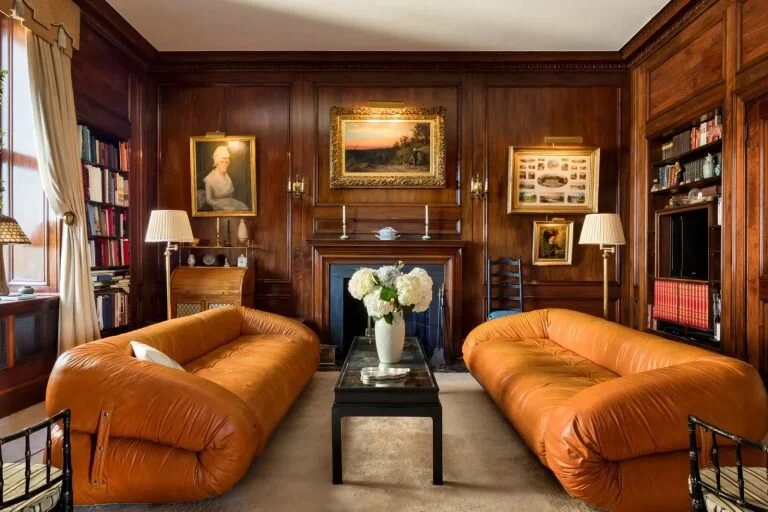 Inside A Refined Residence On Fifth Avenue