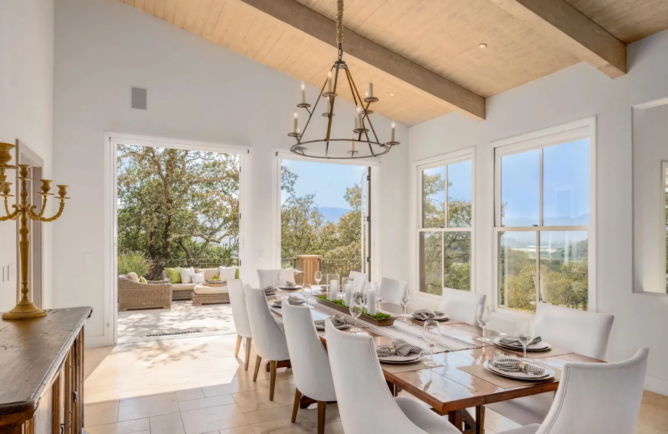 A Feast For The Eyes: 4 Inviting Dining Rooms