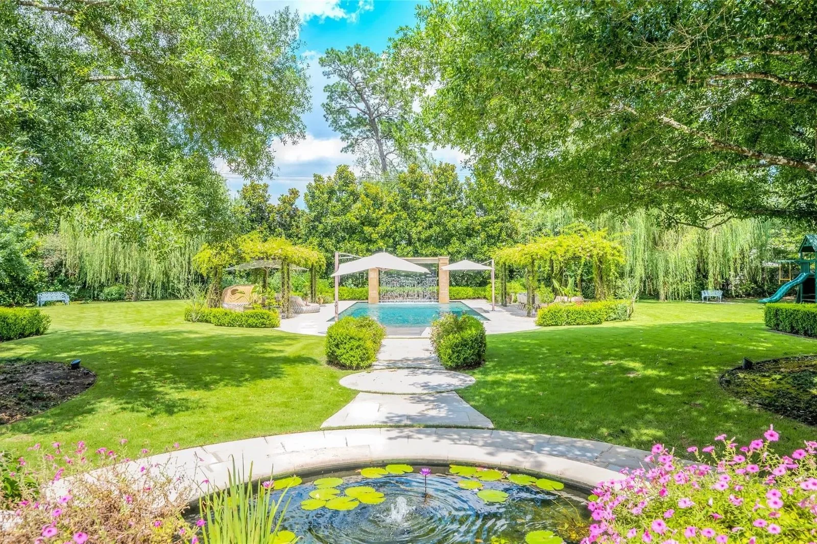 Green With Envy: 4 Homes With Lush Landscaping