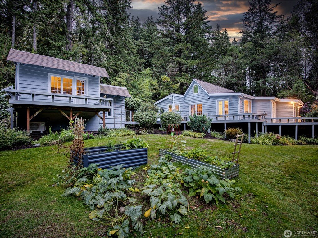 ** 10773 Hyla Avenue NE, Bainbridge Island | $1,210,000