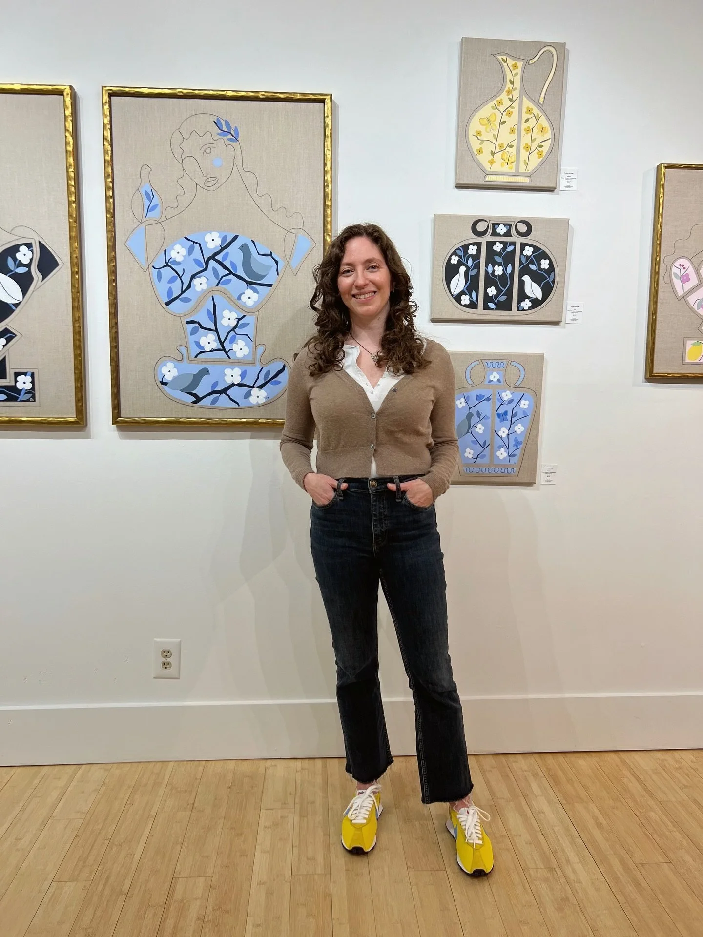 These lovely chinoiserie vessels are somehow still available @laa_artcollective and they&rsquo;re the perfect addition for Spring. Swipe for pics from one of my very favorite collections. 

As for me, I&rsquo;ve been hibernating under a heap of commi