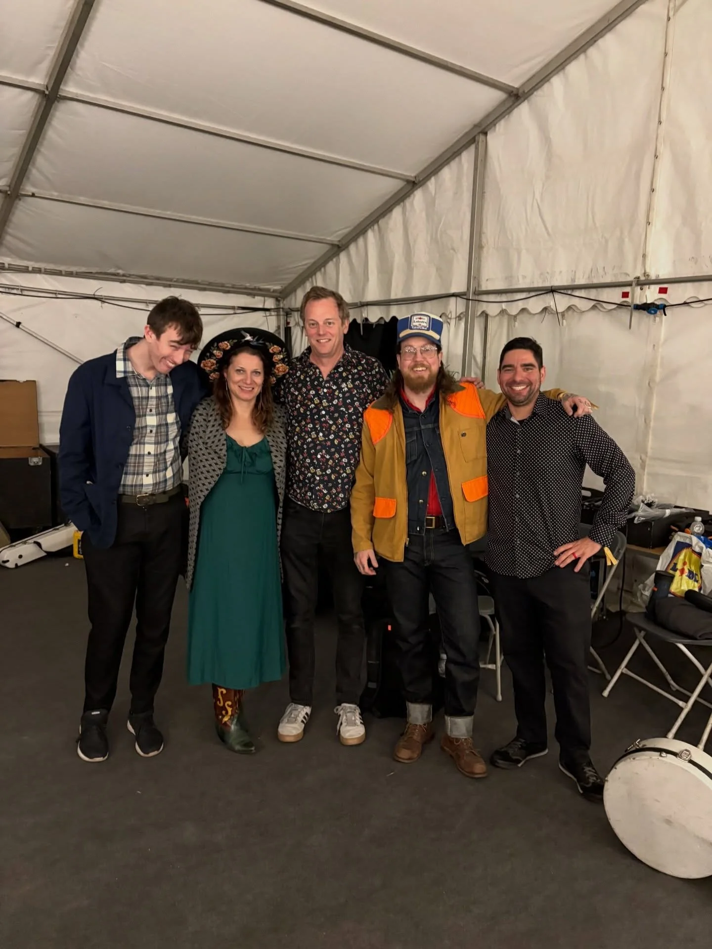 @crossover_festival magic ✨ Grateful for the music, the moments, and the biscuits !! A beautiful night @selbytownhall feeling lucky to share with all these folks, stay tuned👀 @mollyschamberswirral tomorrow evening! ❤️

#OnTour #LiveMusic