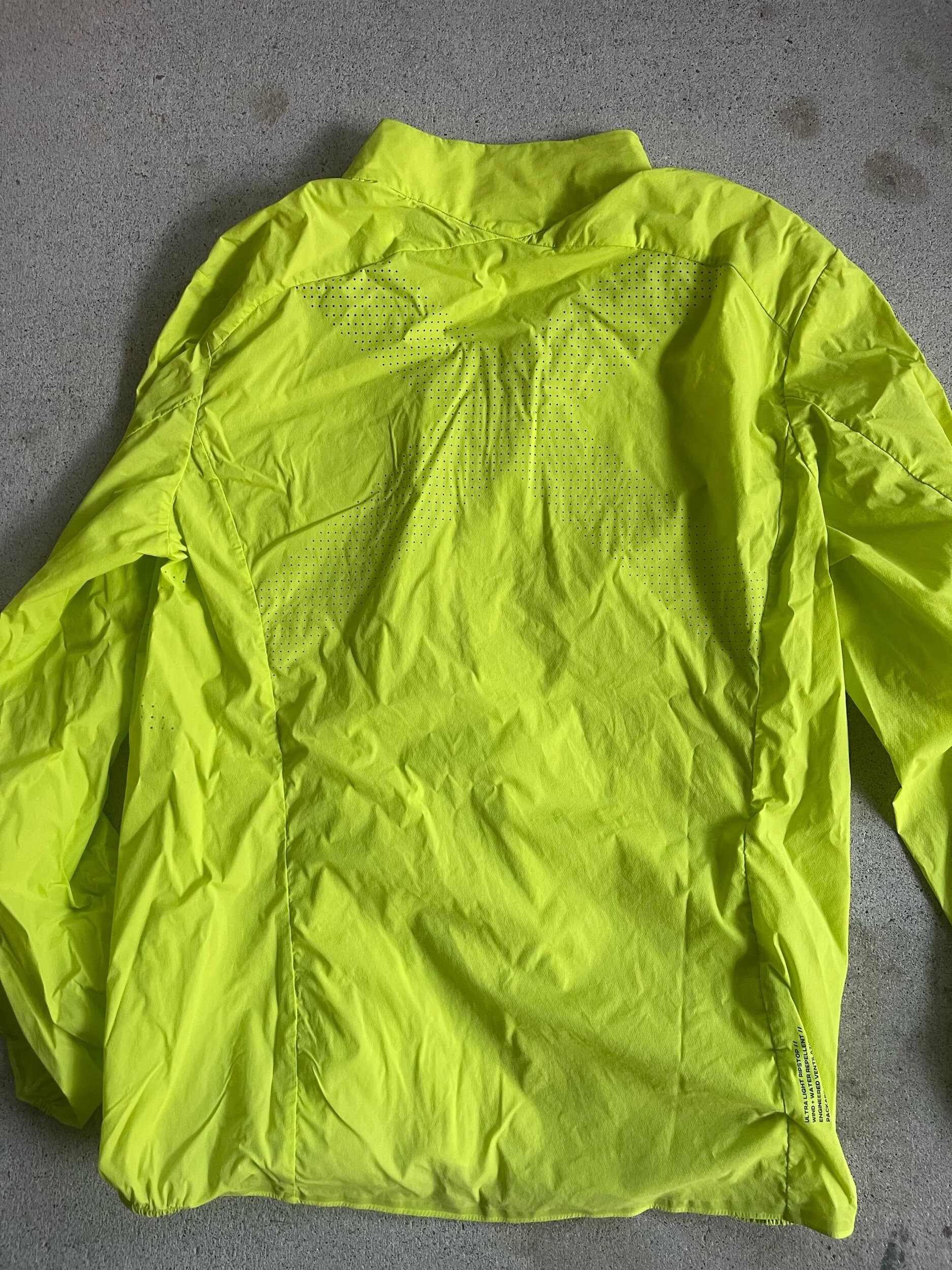 6B11CEC2-2FE0-443F-A0E1-91C712CE3B69