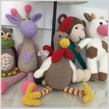 Petit Pied Crochet Toutous, tuques et décorations de Noël faits au crochet.