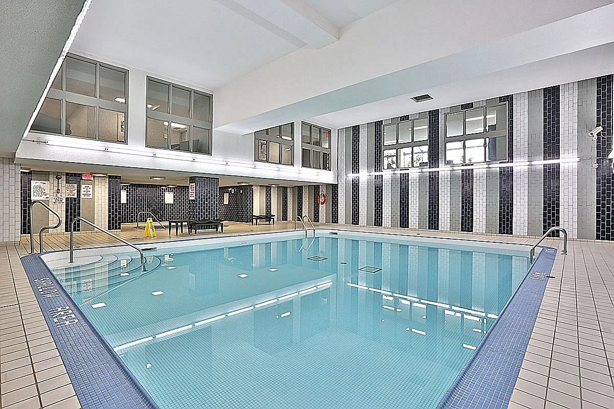 Pool2.jpg