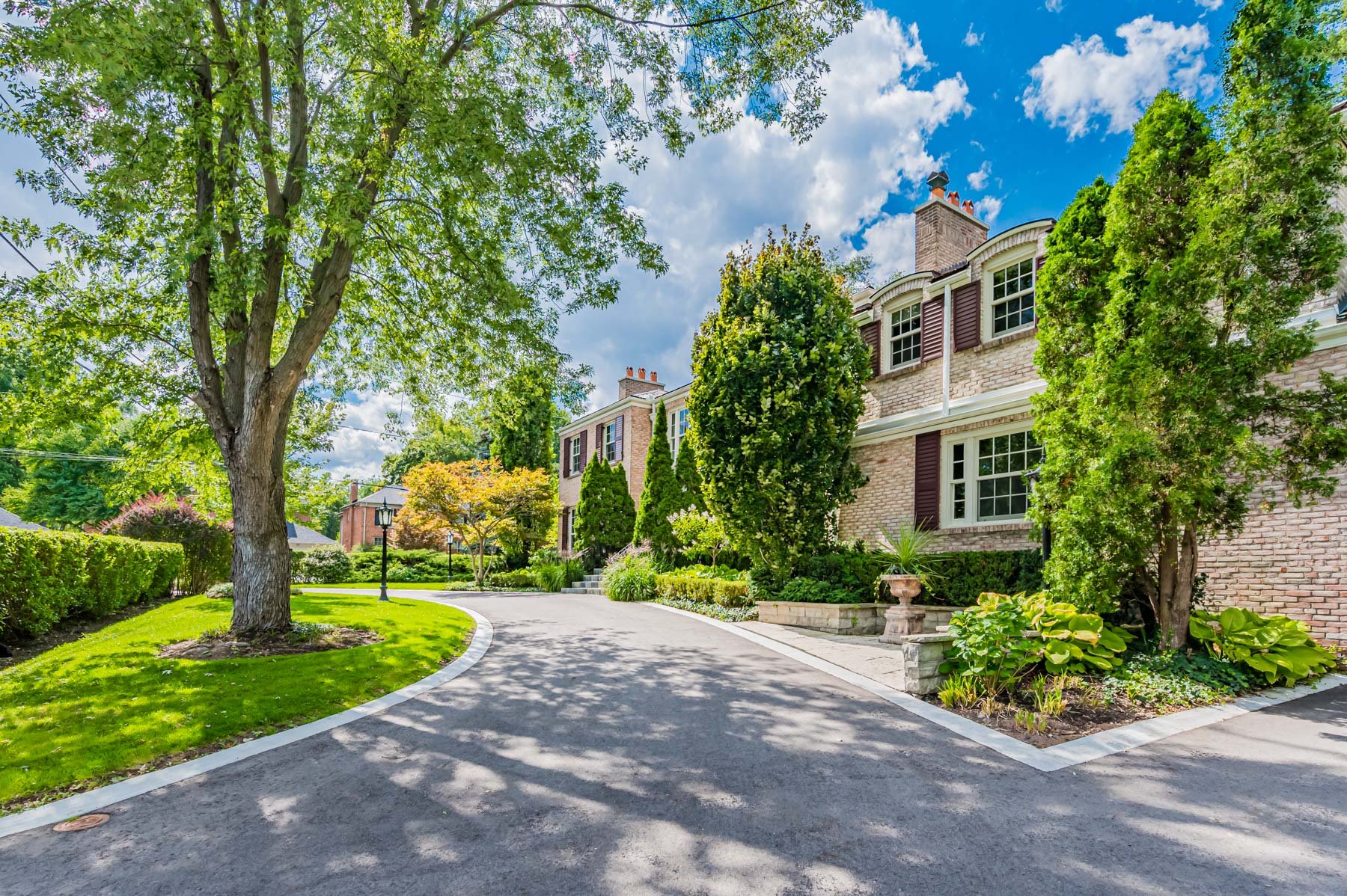 110 Sandringham Dr web-6.jpg